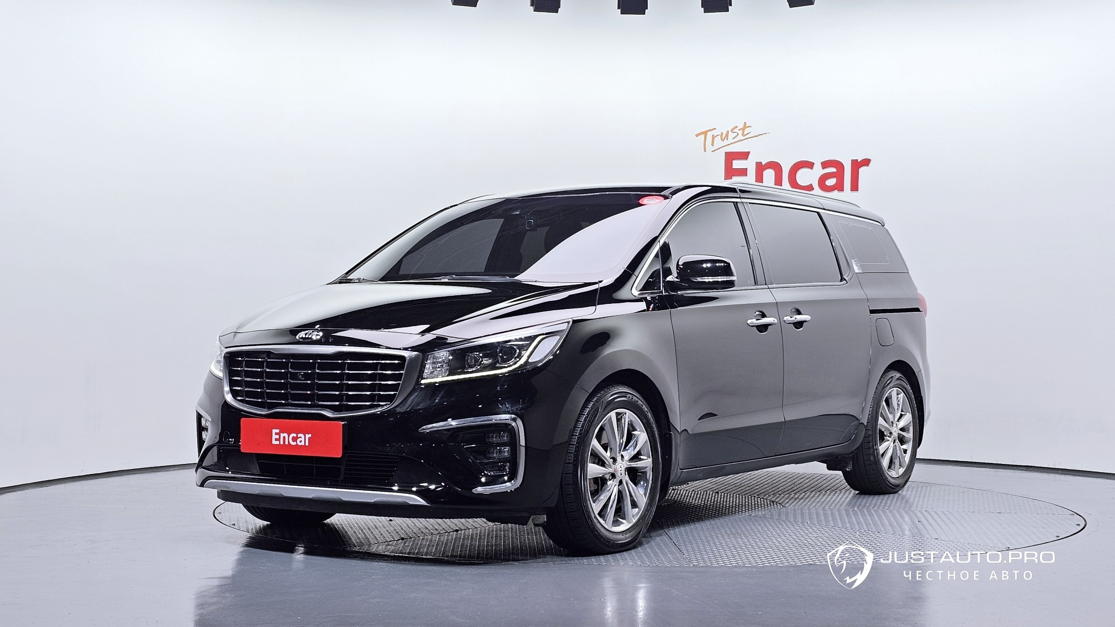 Автомобиль Kia Canival