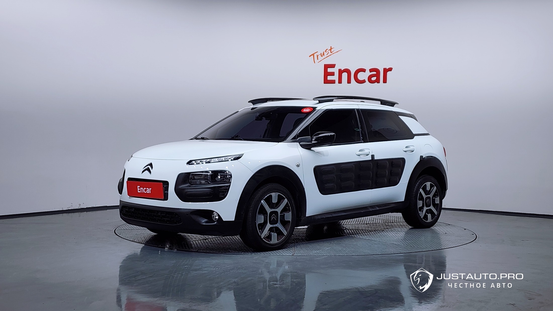 Автомобиль Citroen-DS C4 CACTUS