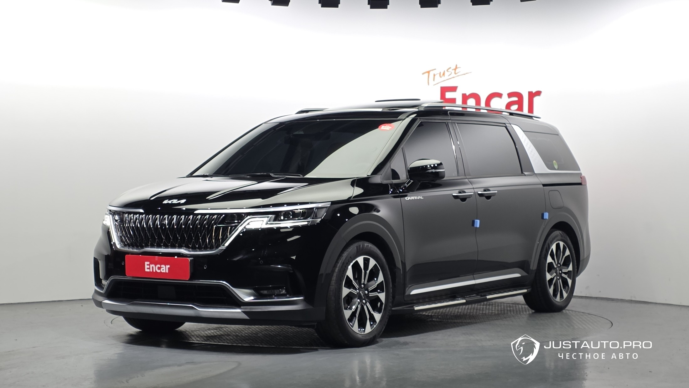 Автомобиль Kia Canival