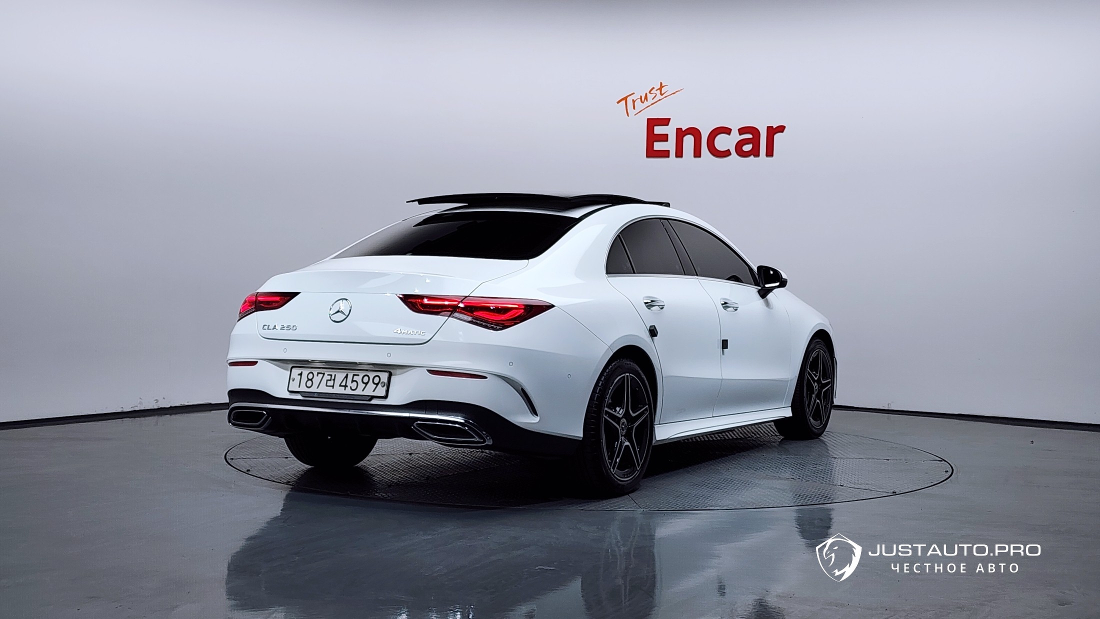 Автомобиль Mercedes-Benz CLA-Class