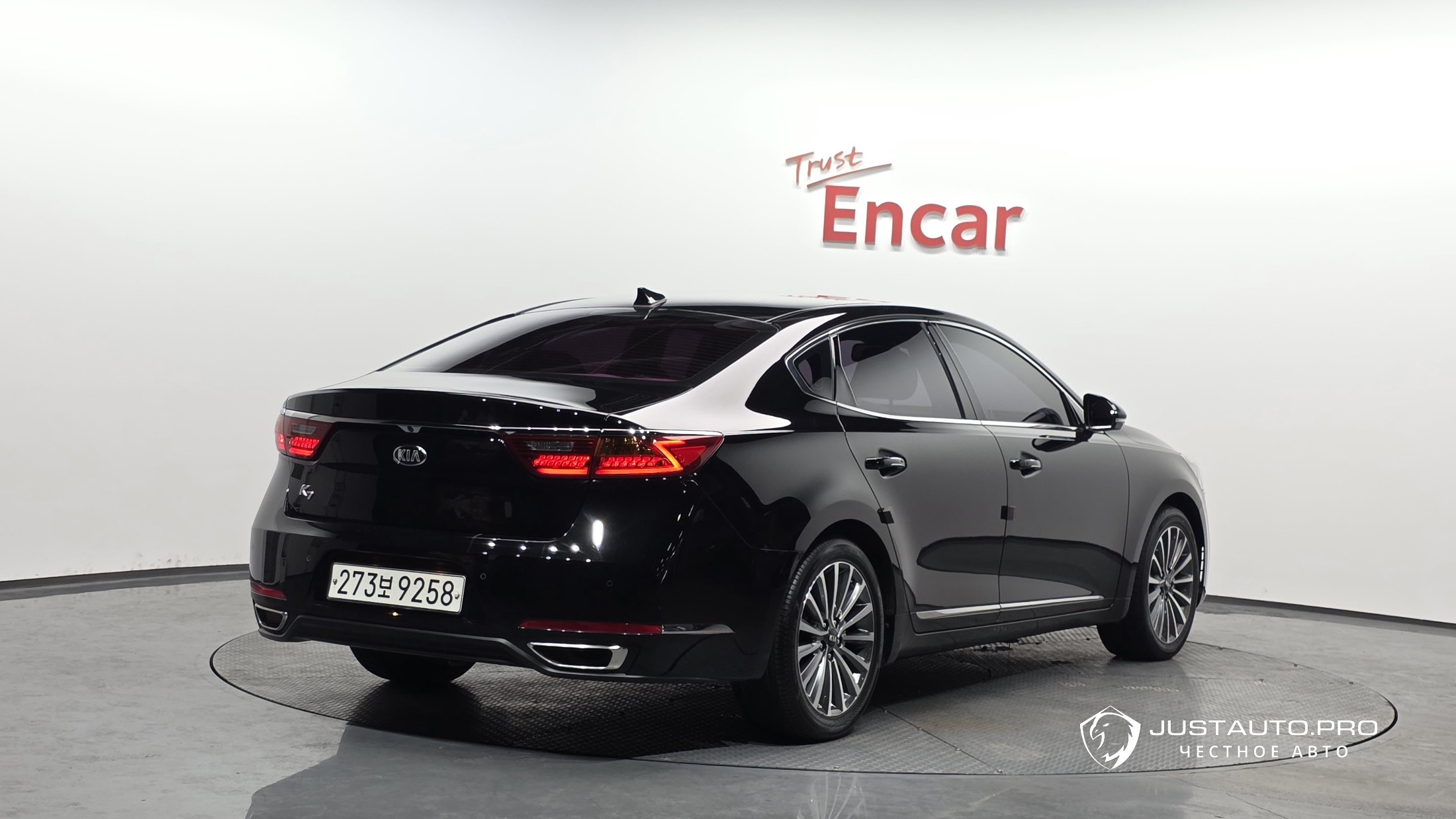Автомобиль Kia K7