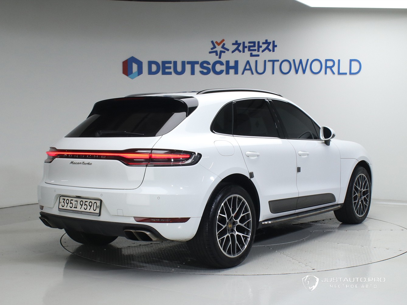 Автомобиль Porsche Macan