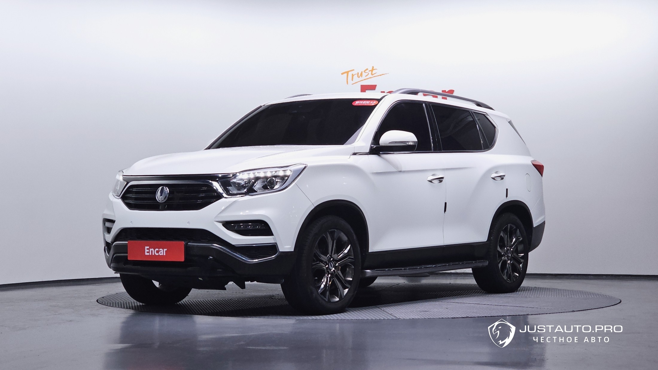 Автомобиль KG_Mobility_Ssangyong Rexton