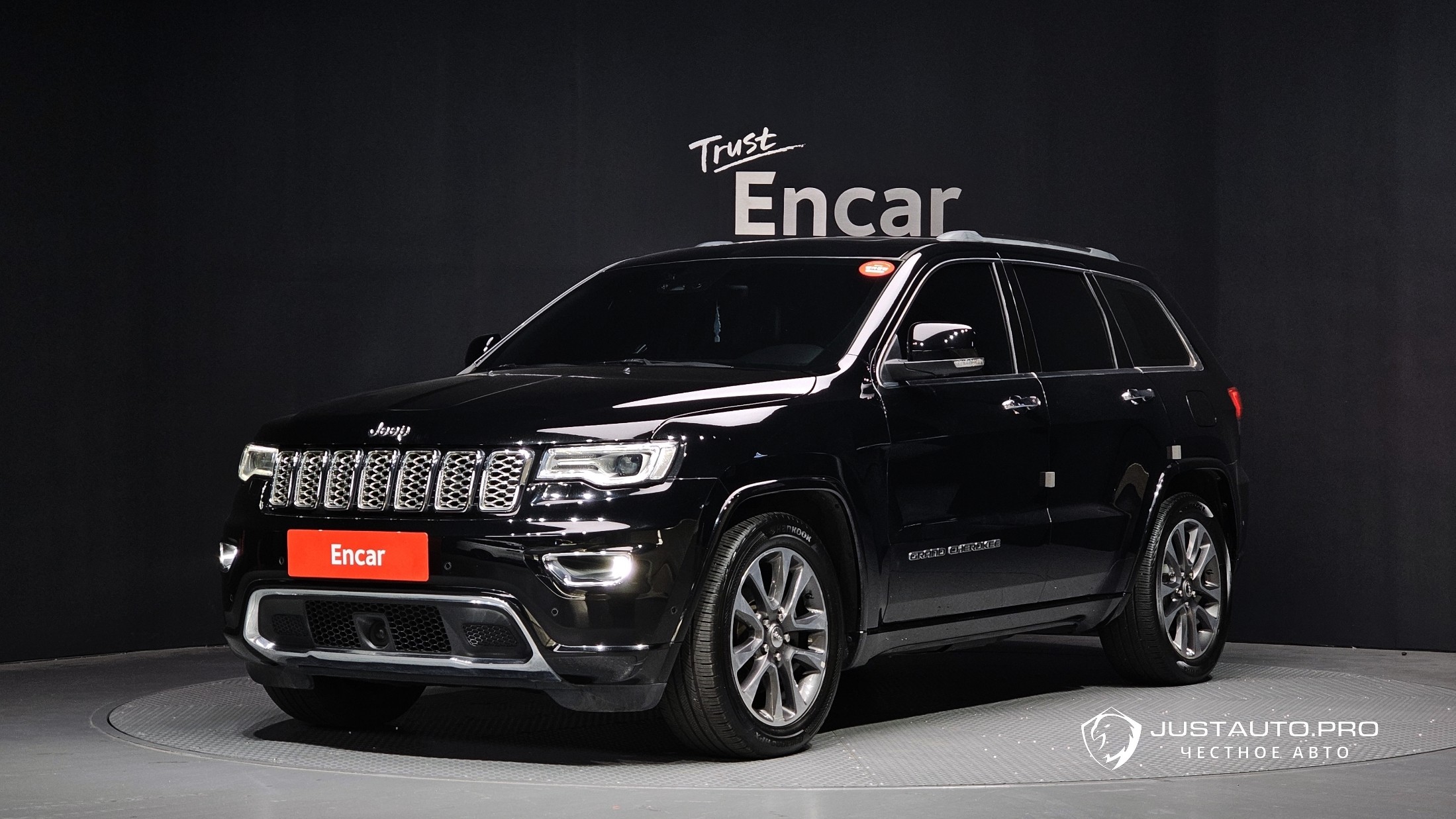 Автомобиль Jeep Cherokee