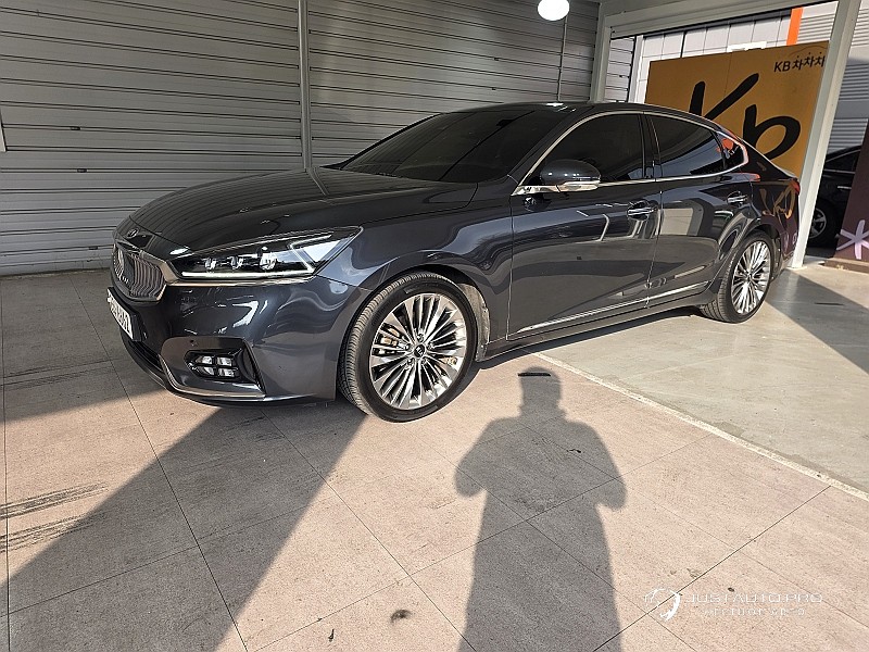 Автомобиль Kia K7