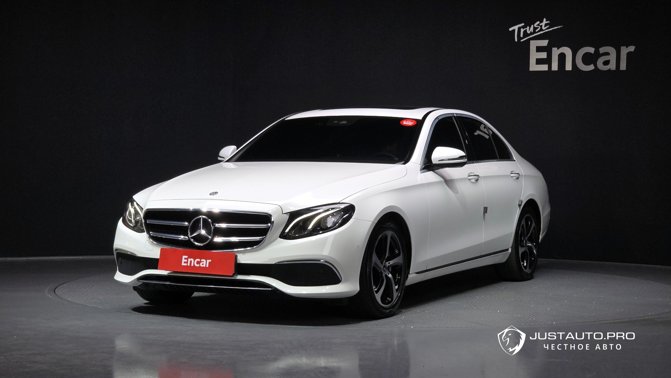 Автомобиль Mercedes-Benz E-Class