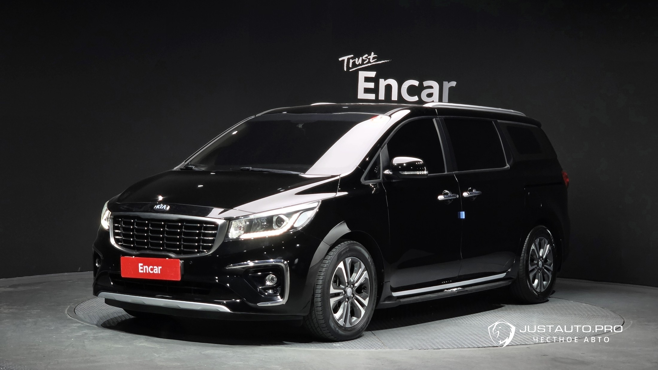 Автомобиль Kia Canival