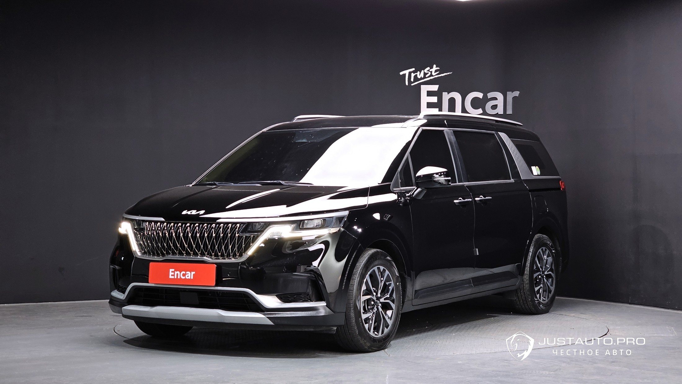 Автомобиль Kia Canival