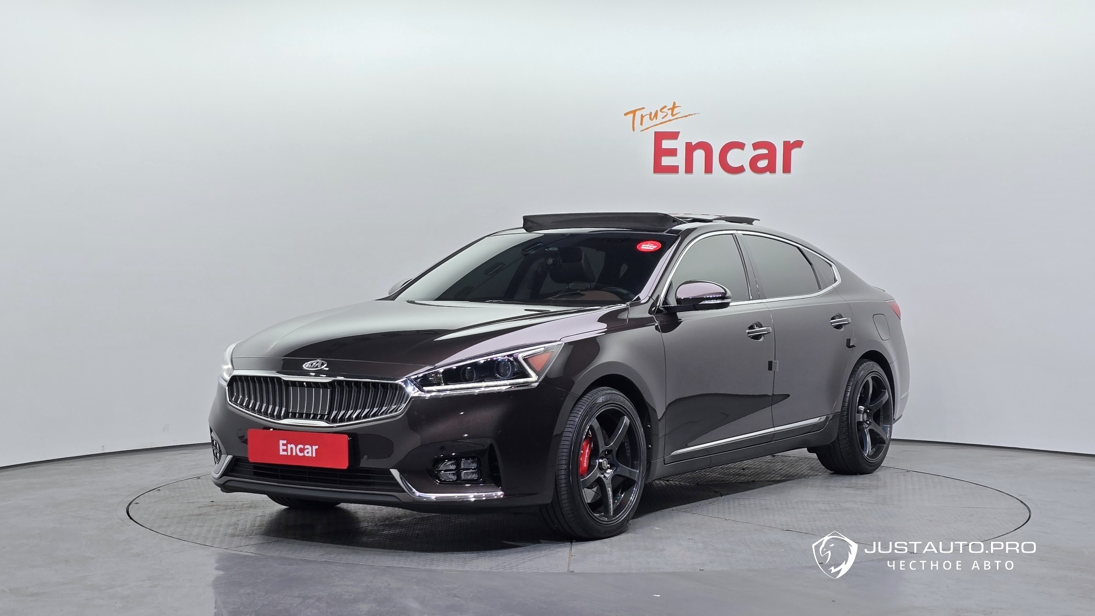 Автомобиль Kia K7