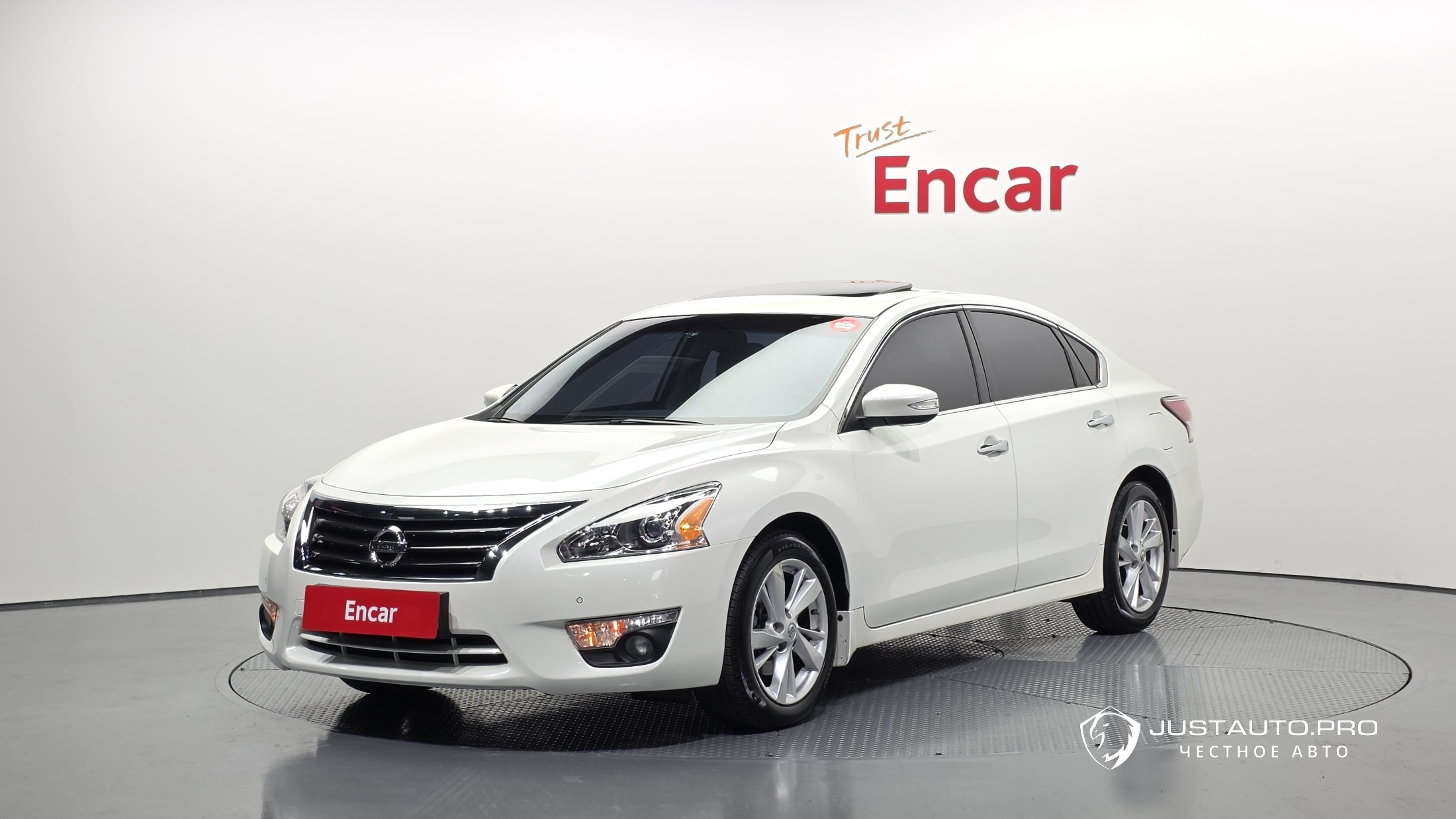 Автомобиль Nissan Altima