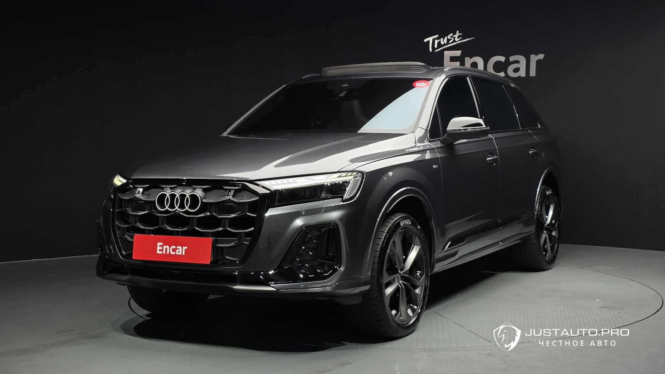 Автомобиль Audi Q7