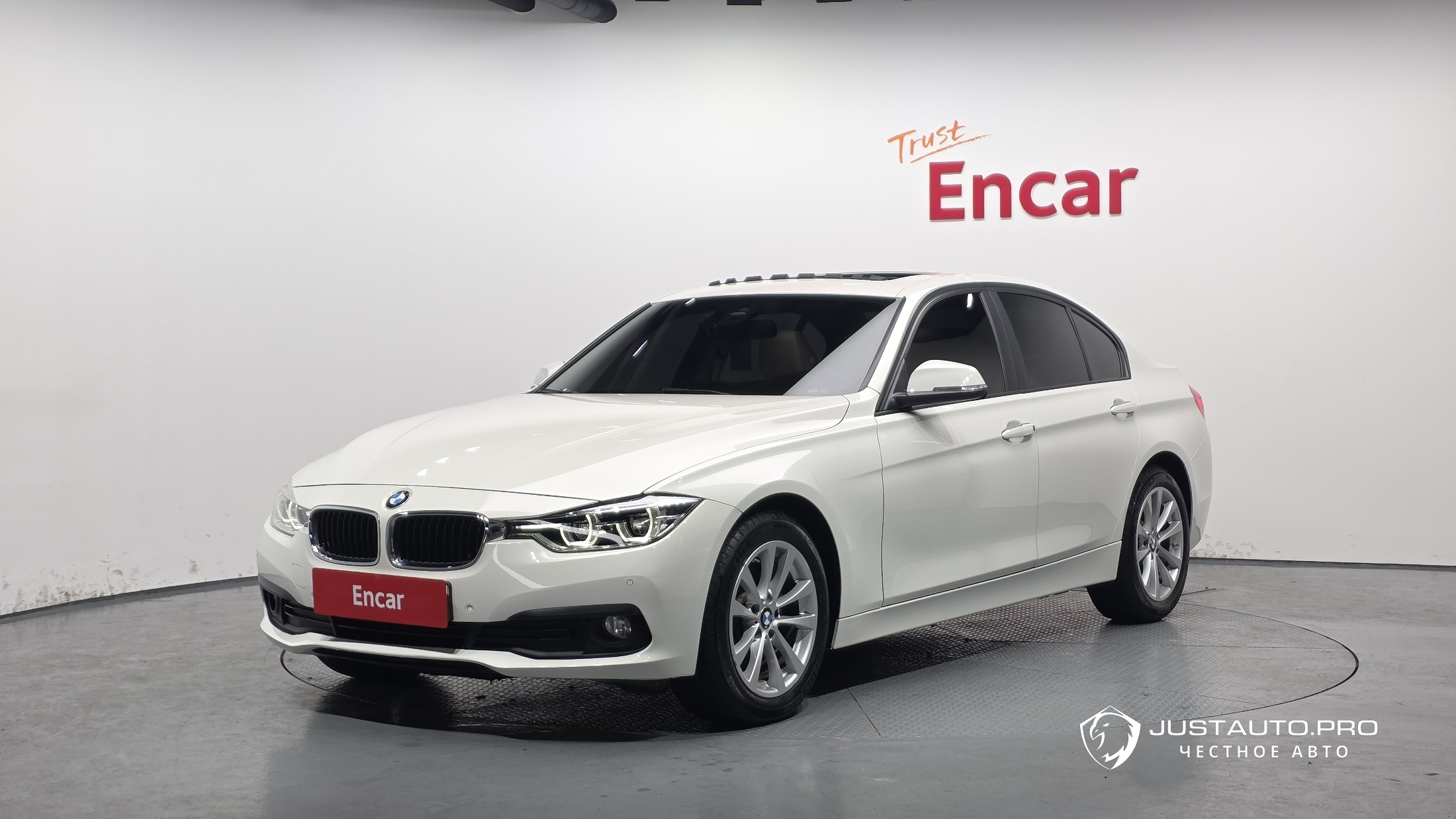 Автомобиль BMW 3-Series
