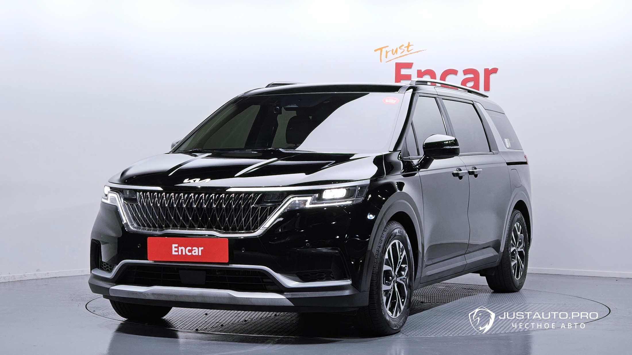 Автомобиль Kia Canival