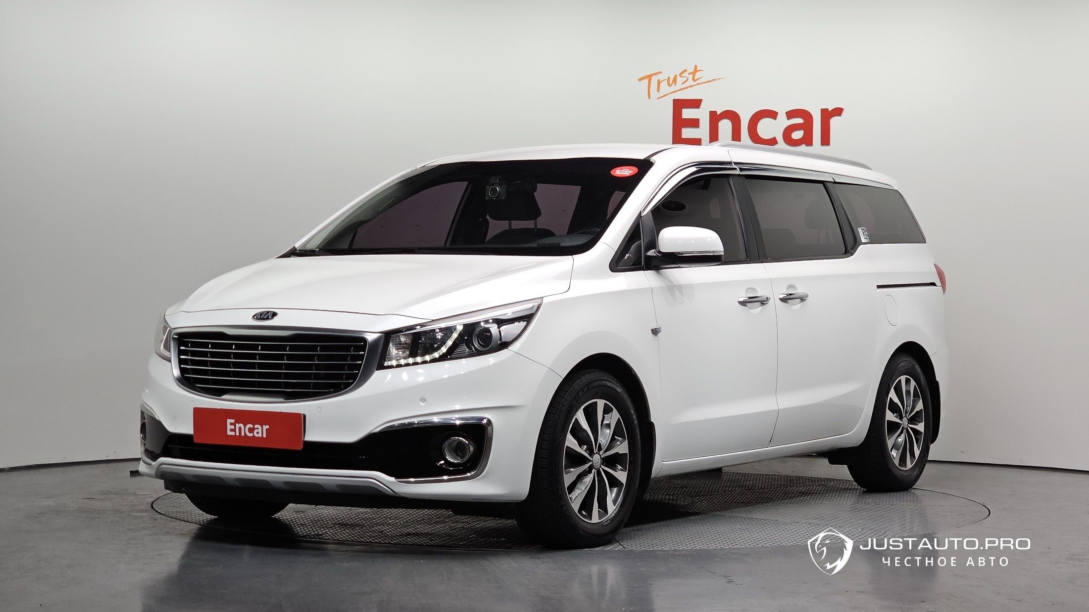Автомобиль Kia Canival