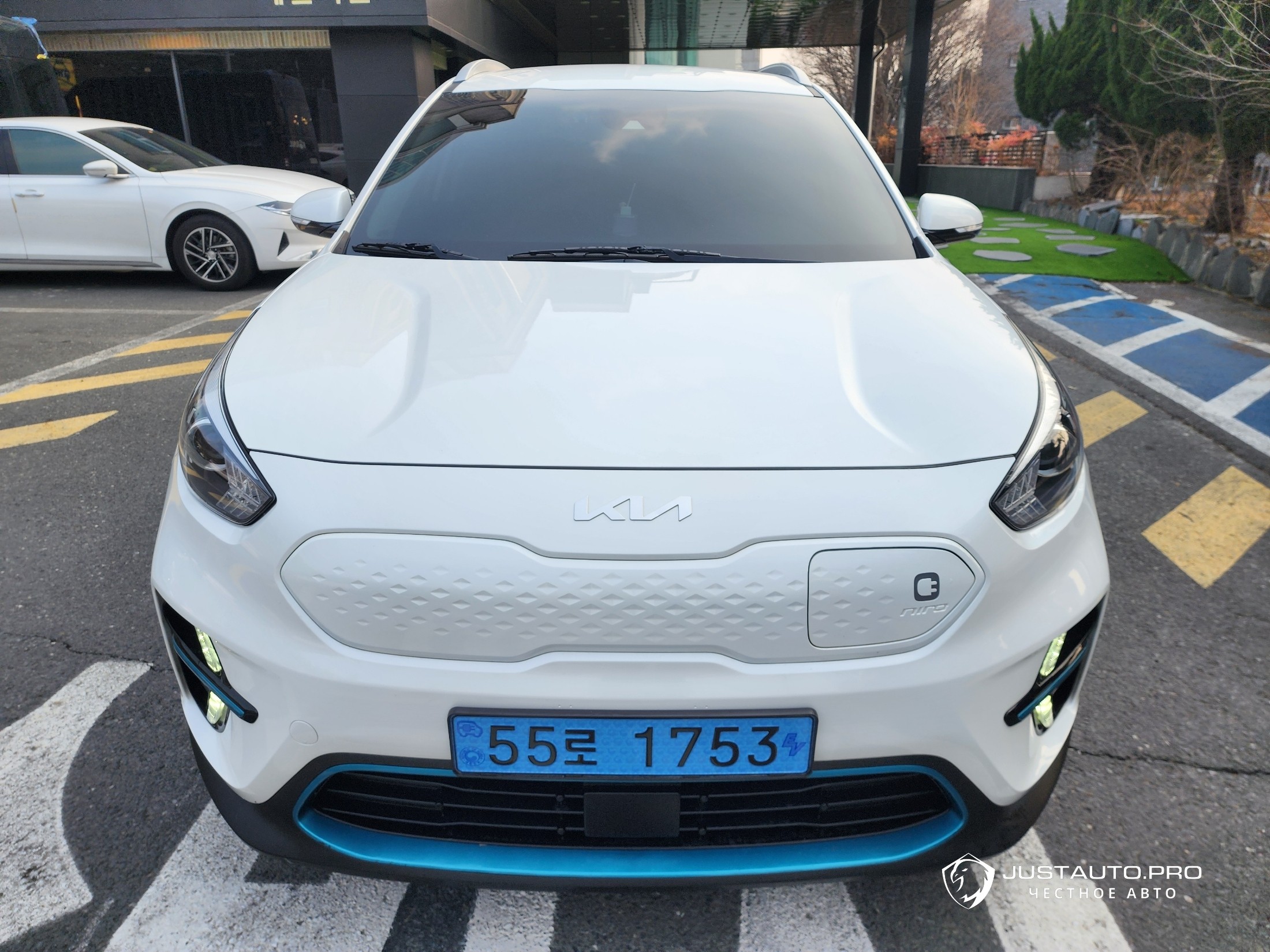 Автомобиль Kia Niro