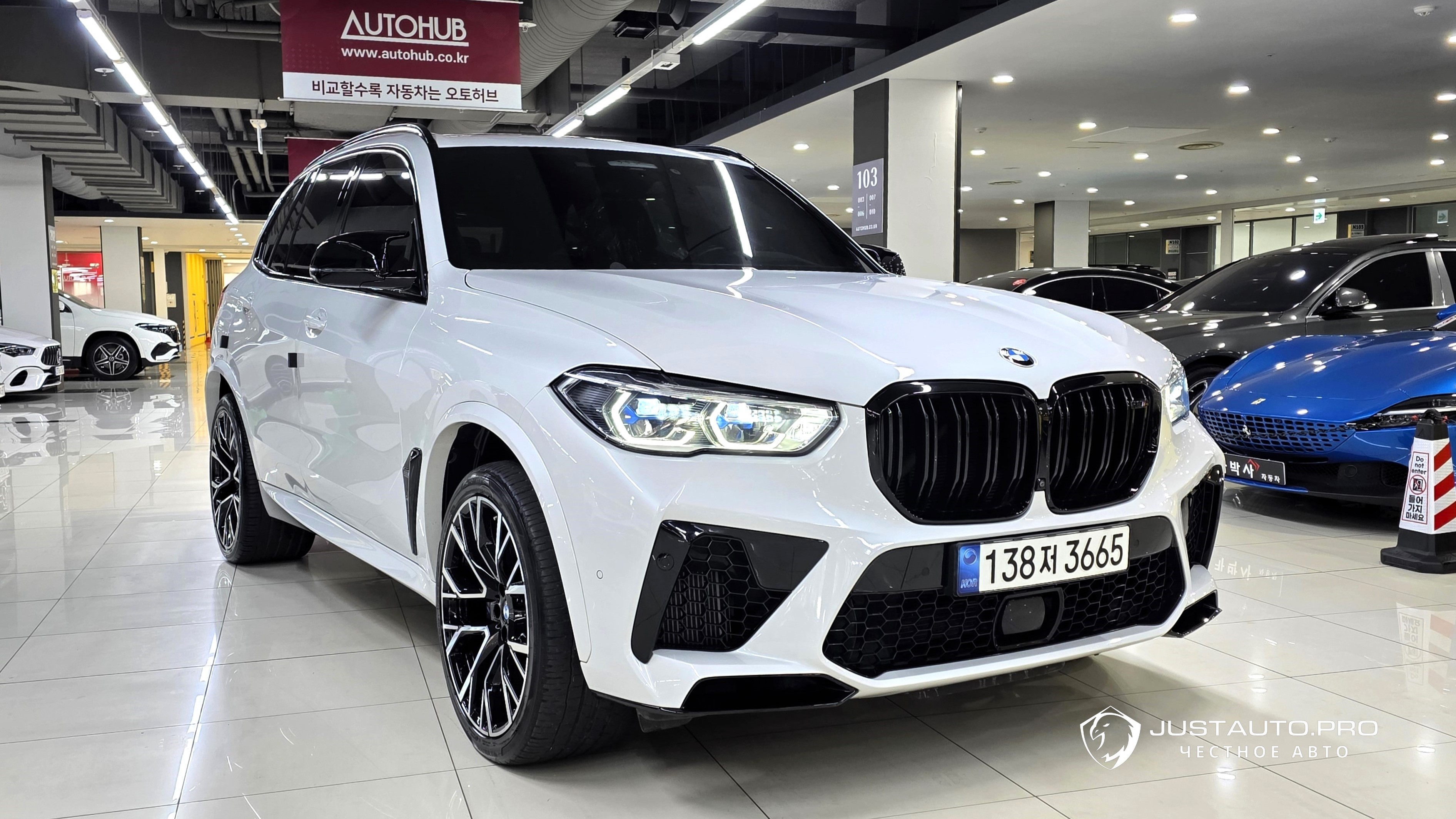 Автомобиль BMW X5M