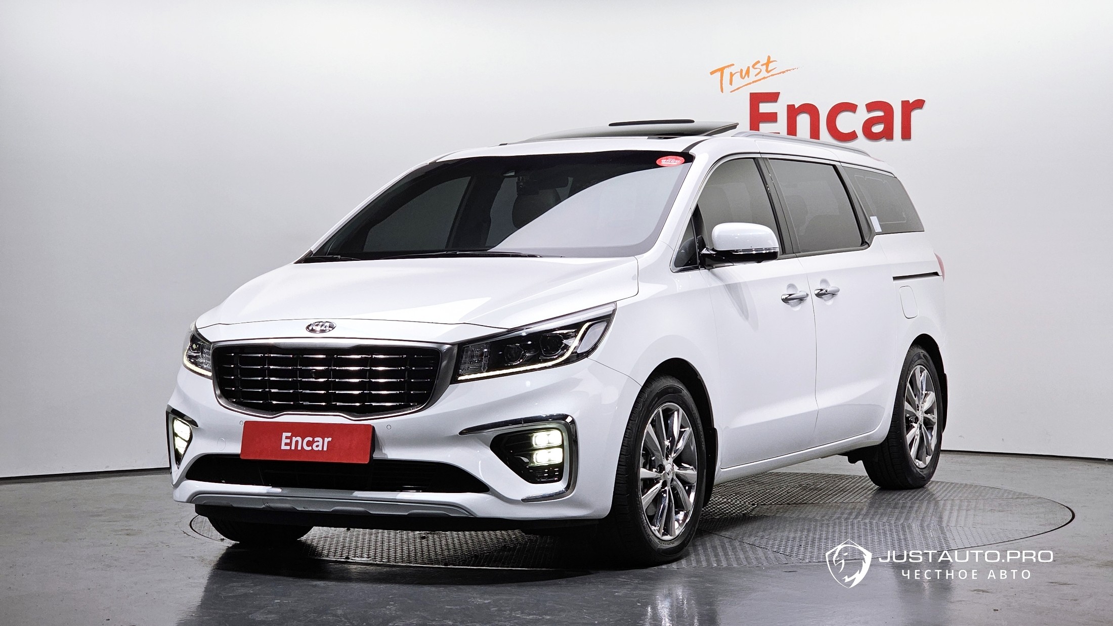 Автомобиль Kia Canival