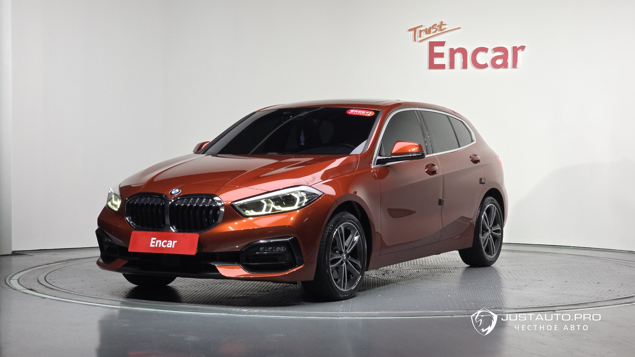 Автомобиль BMW 1-Series