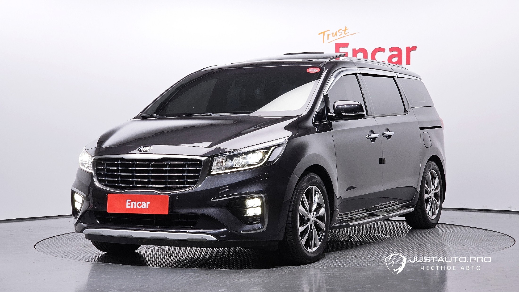 Автомобиль Kia Canival