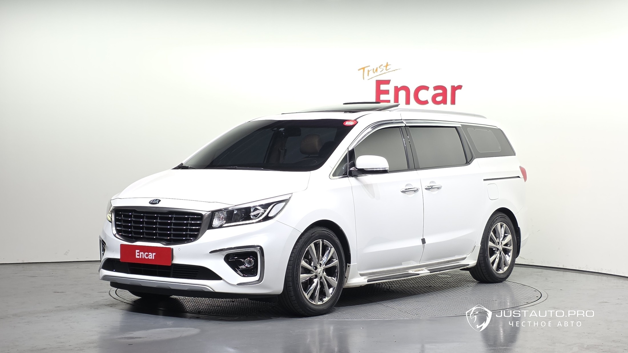 Автомобиль Kia Canival