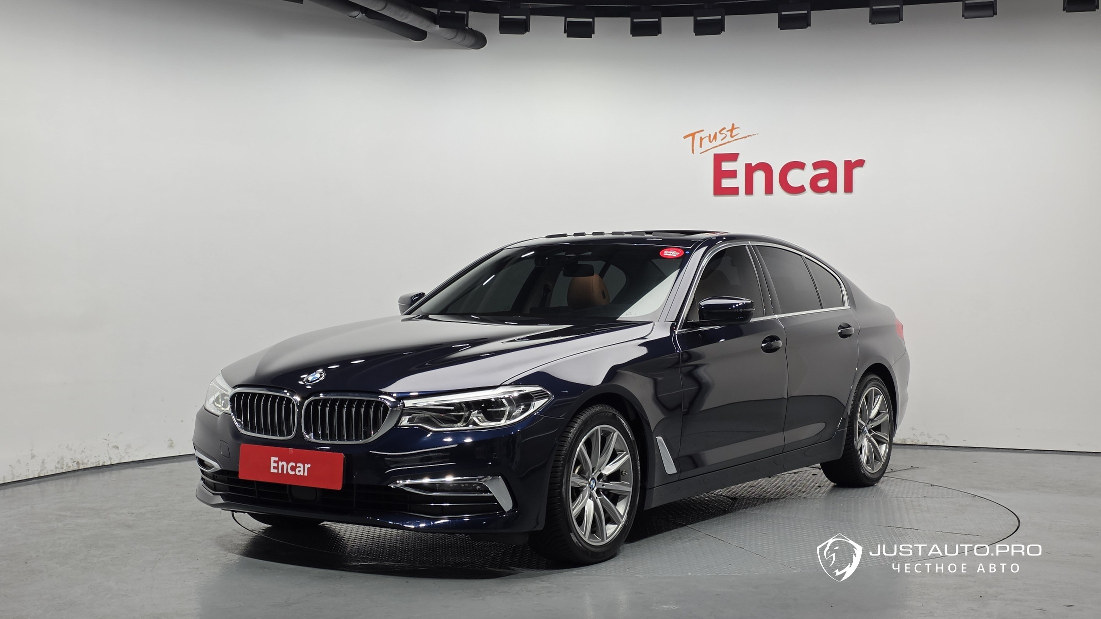 Автомобиль BMW 5-Series