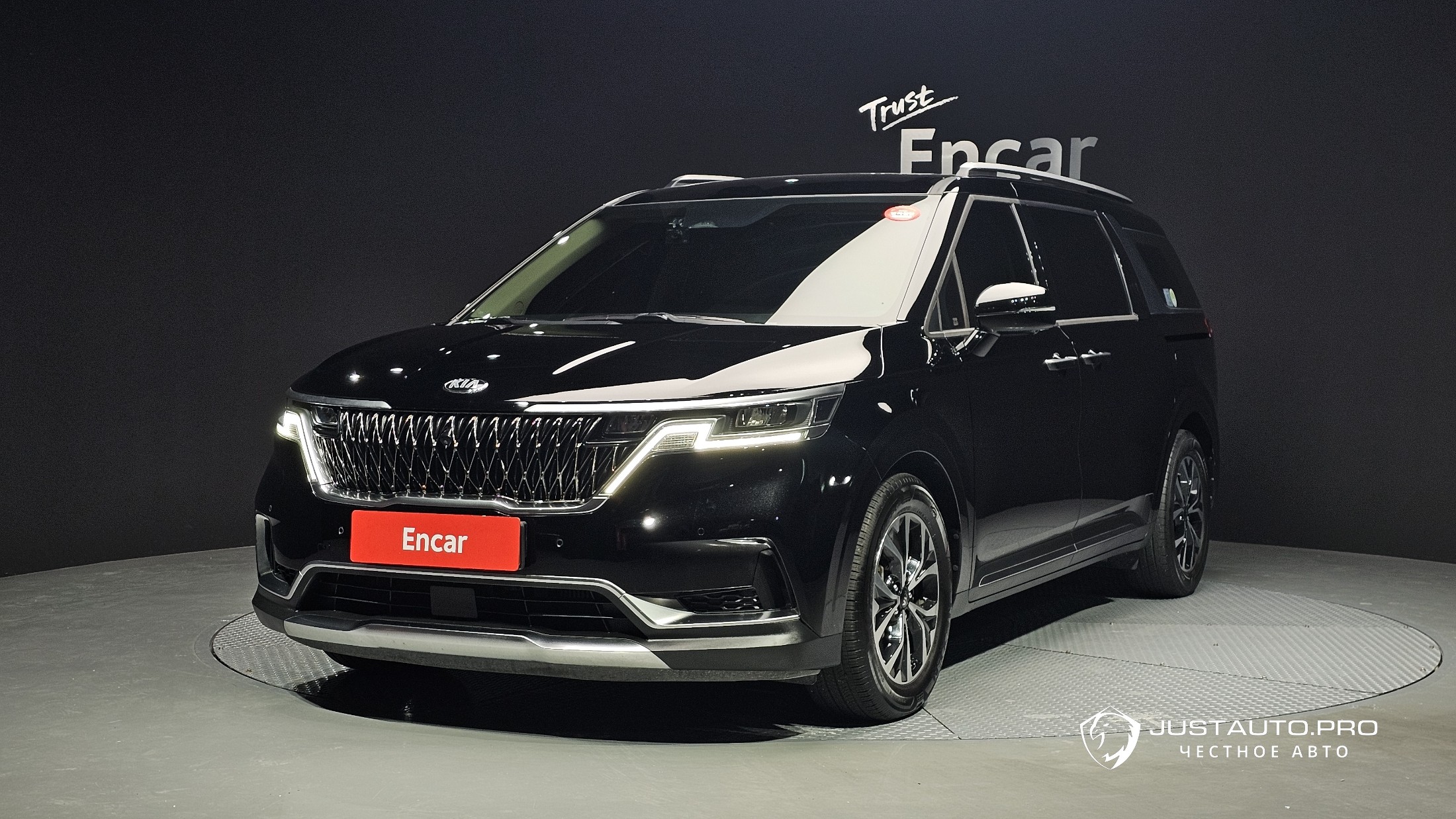 Автомобиль Kia Canival