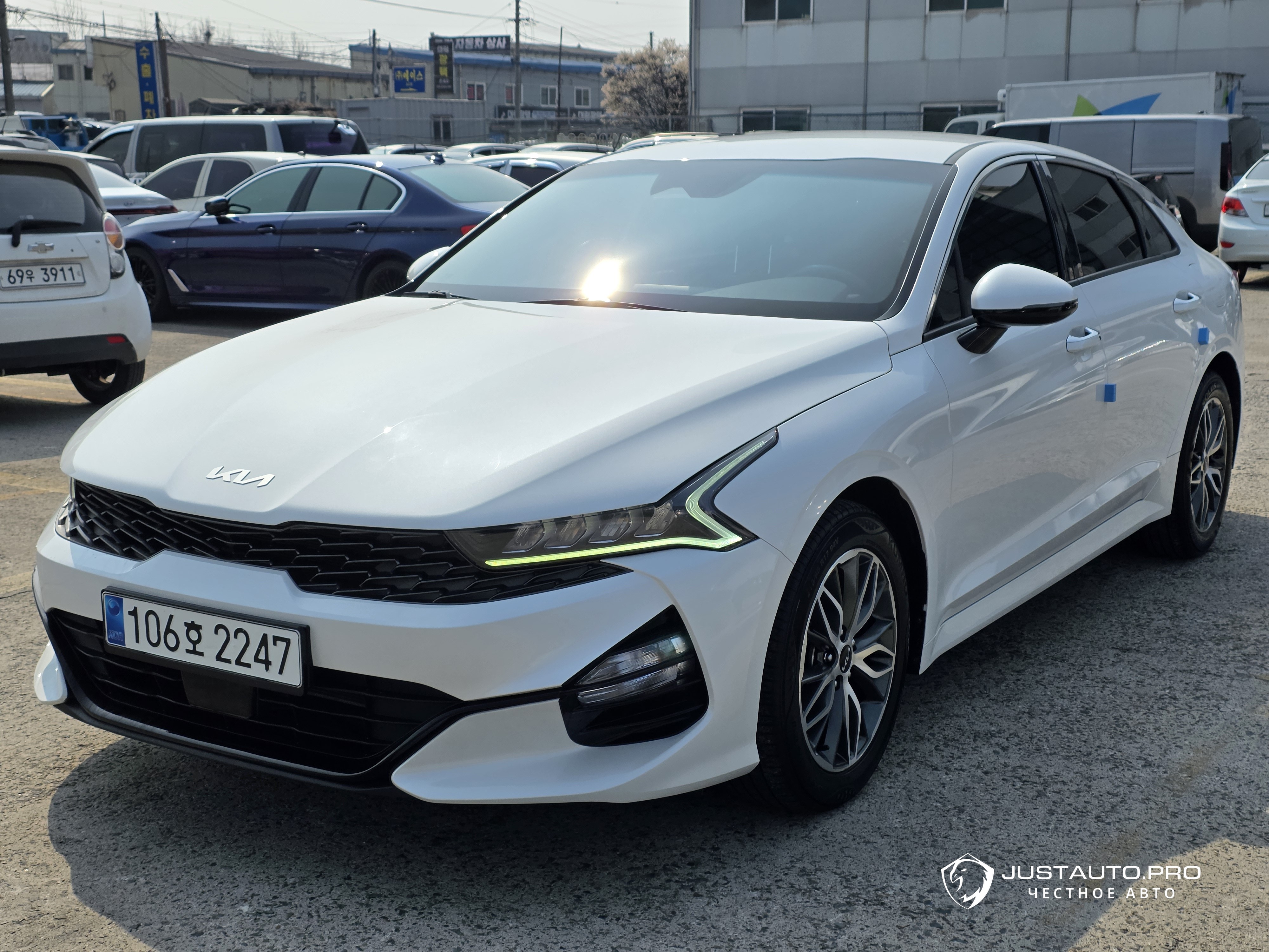 Автомобиль Kia K5