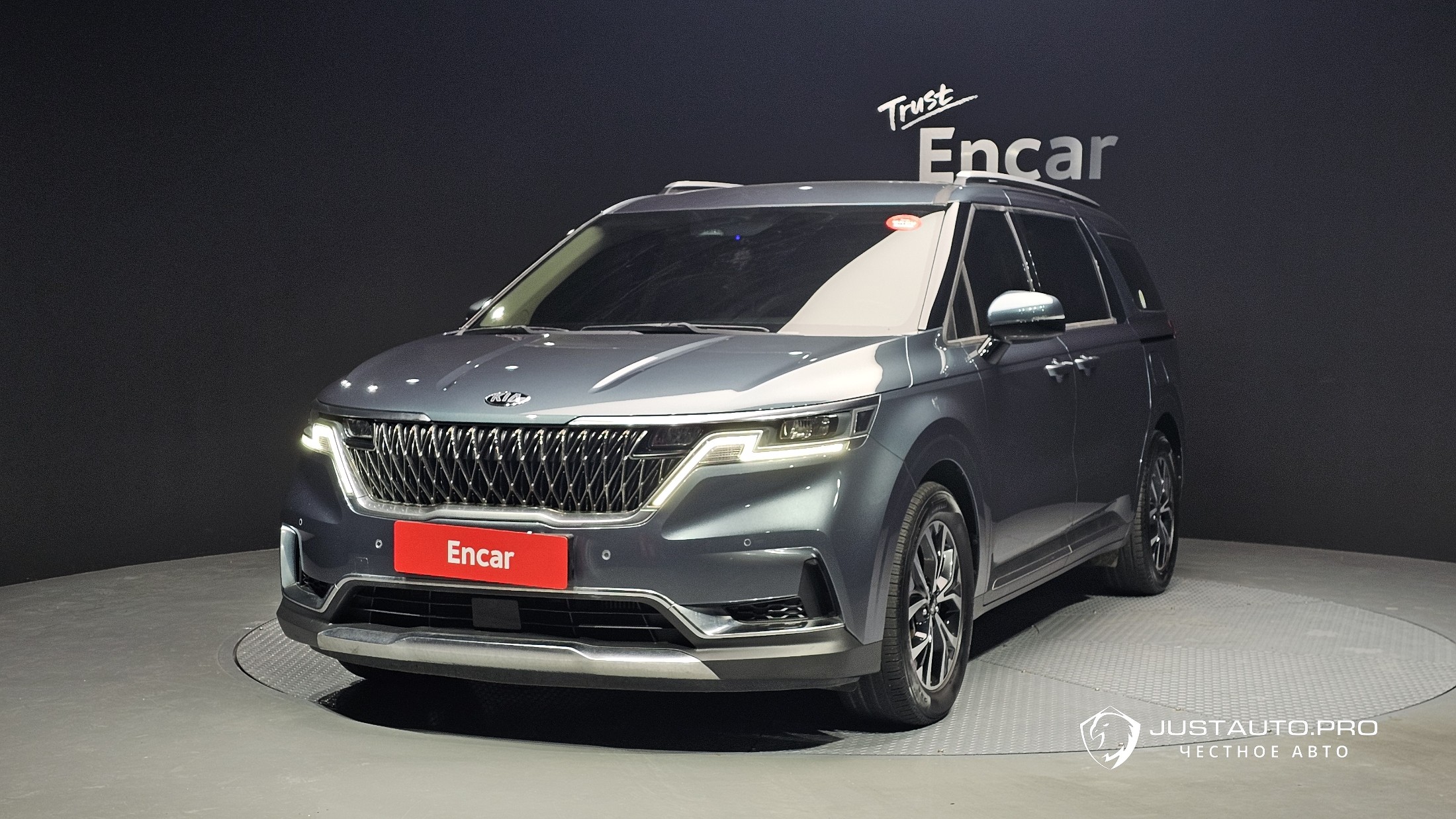 Автомобиль Kia Canival