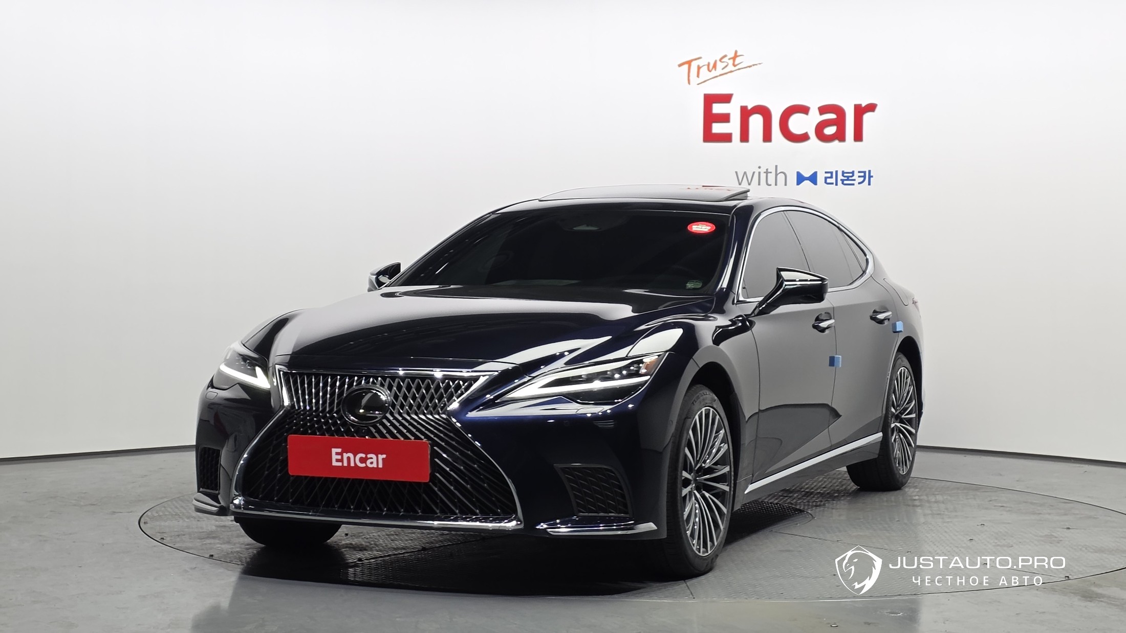 Автомобиль Lexus LS