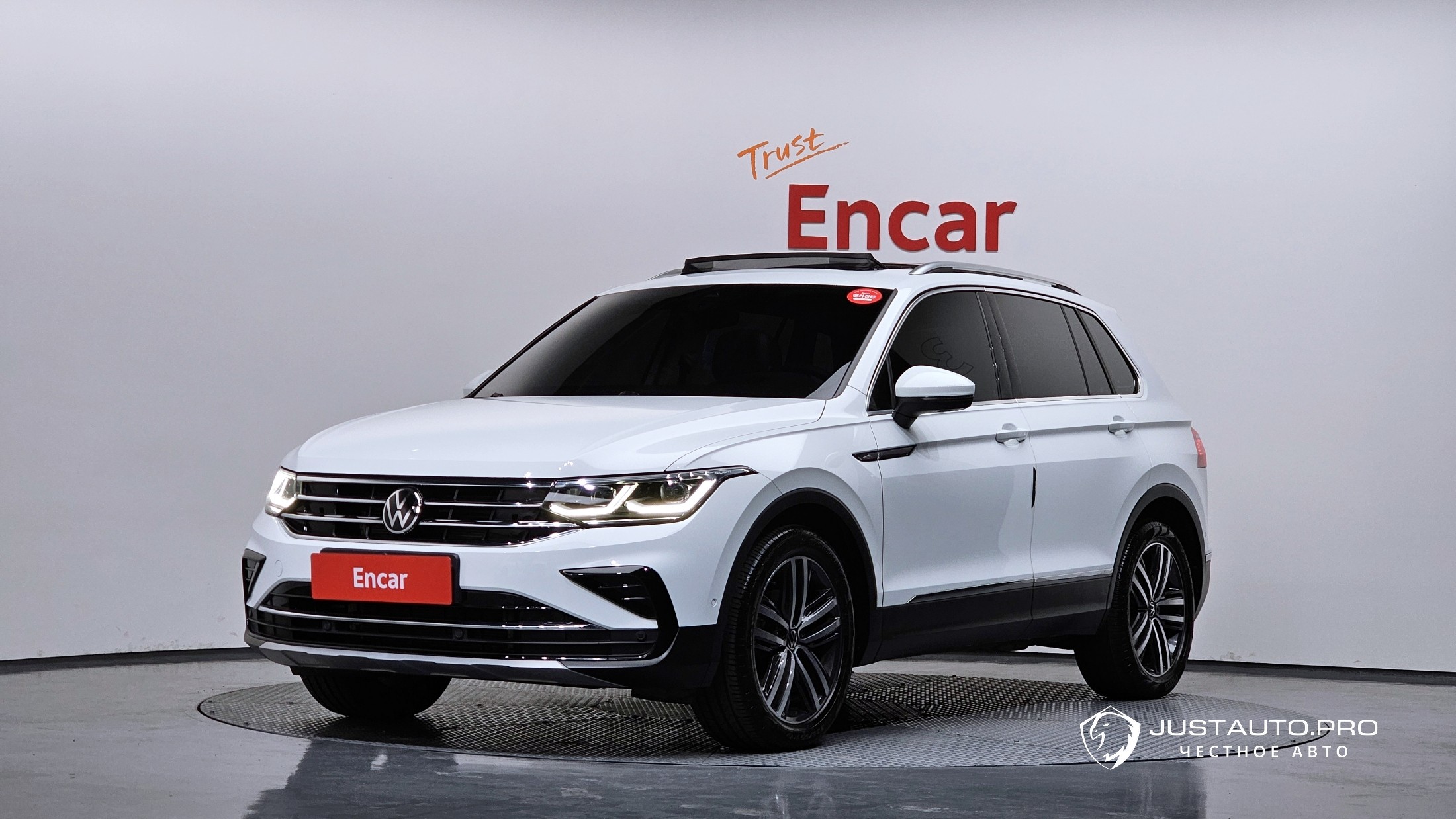 Автомобиль Volkswagen Tiguan