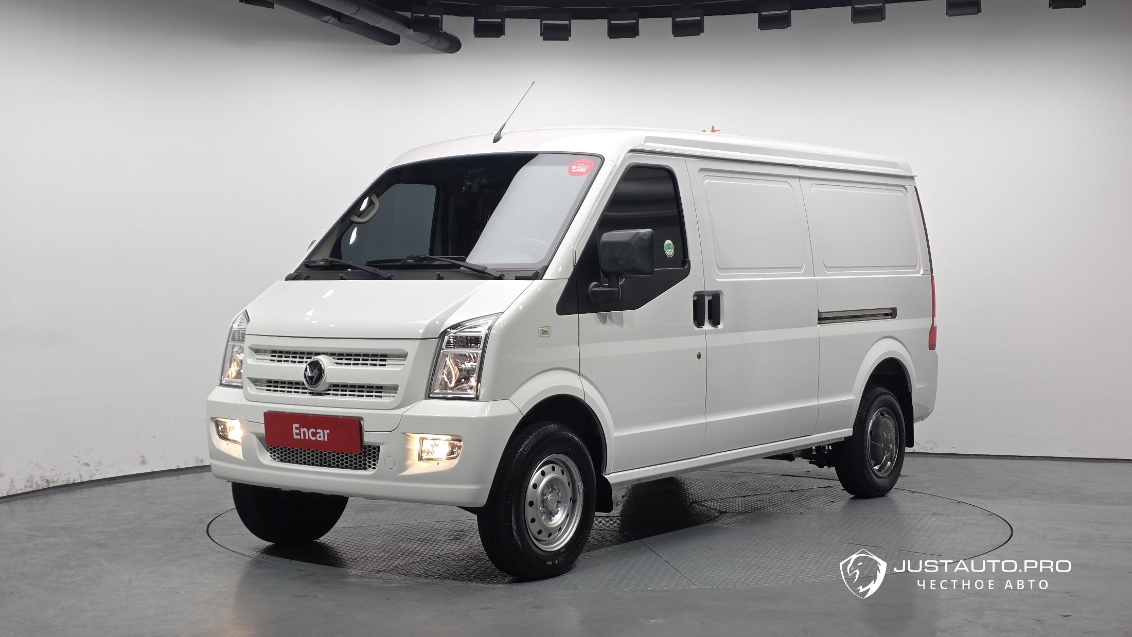 Автомобиль DFSK C35