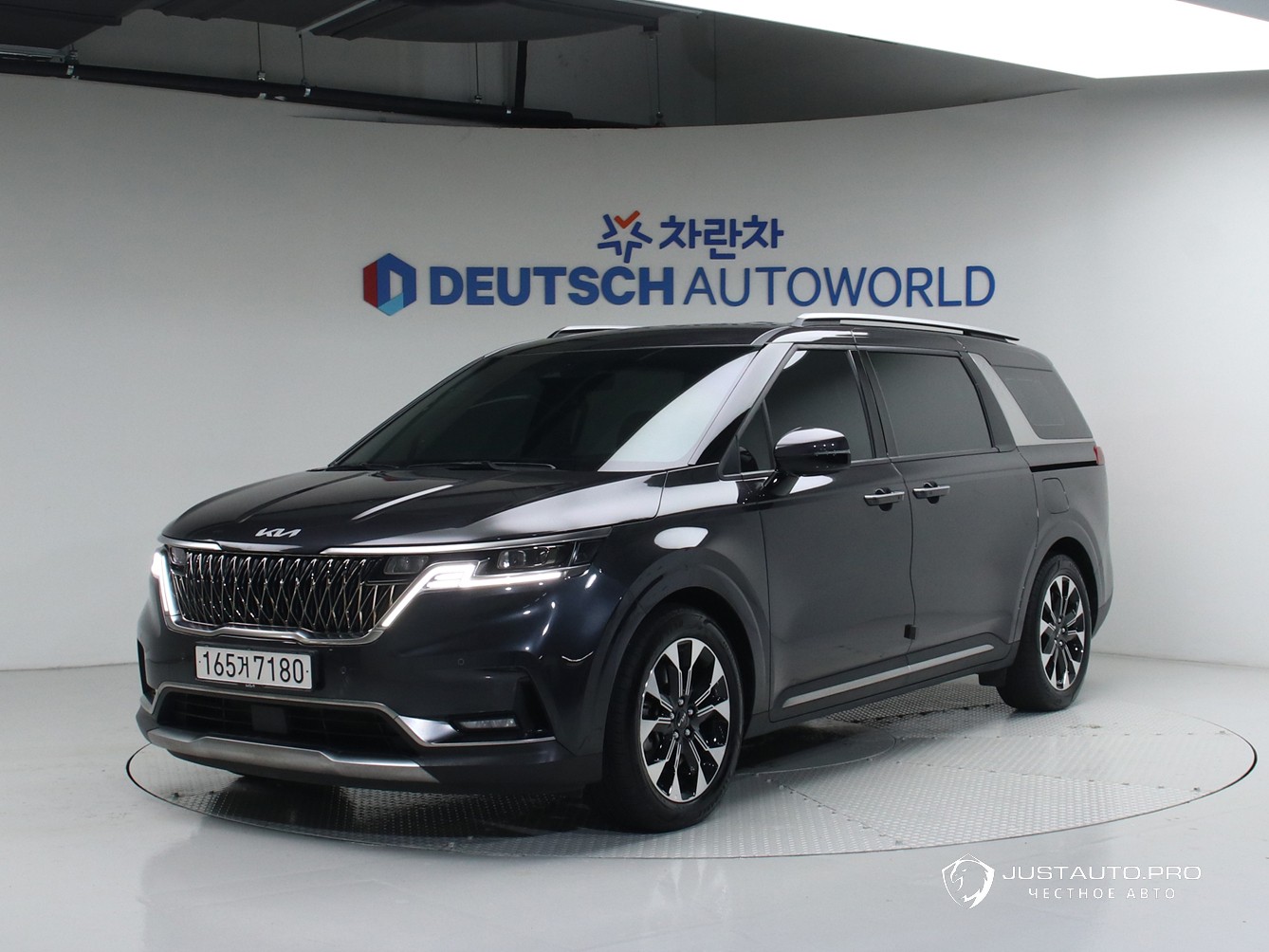 Автомобиль Kia Canival