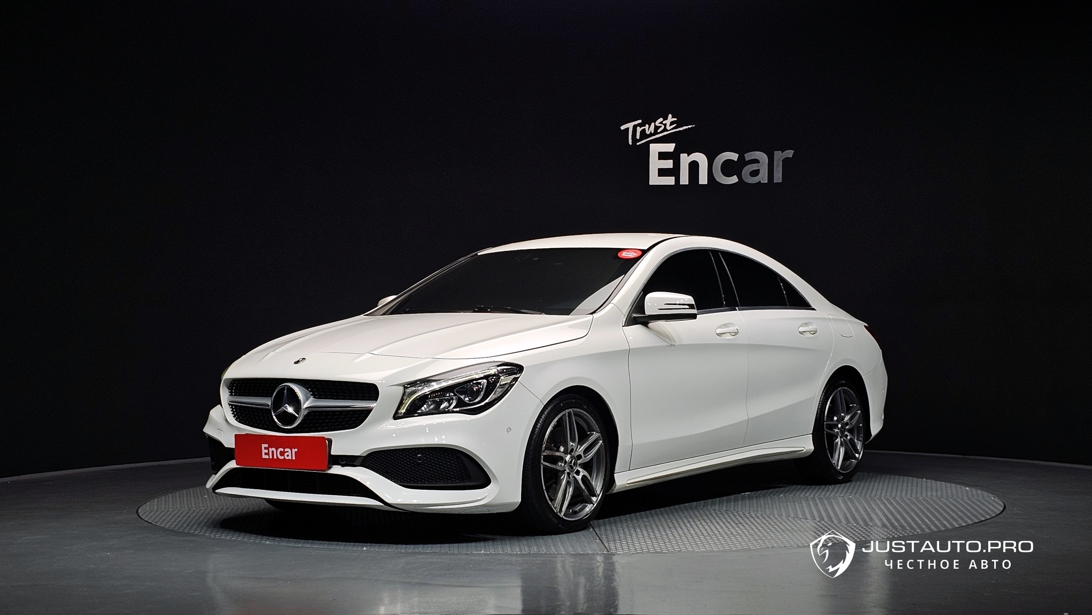 Автомобиль Mercedes-Benz CLA-Class