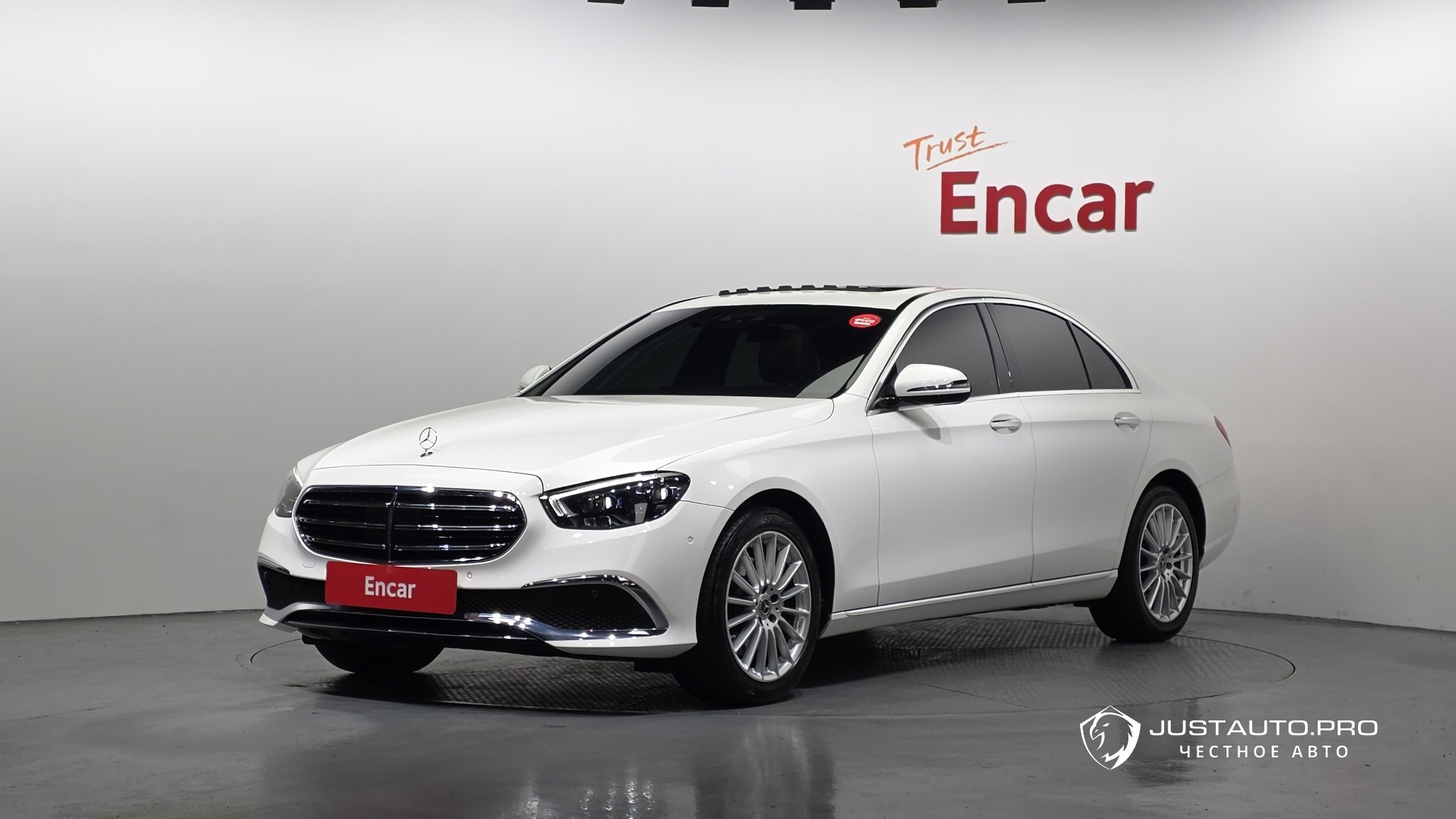 Автомобиль Mercedes-Benz E-Class