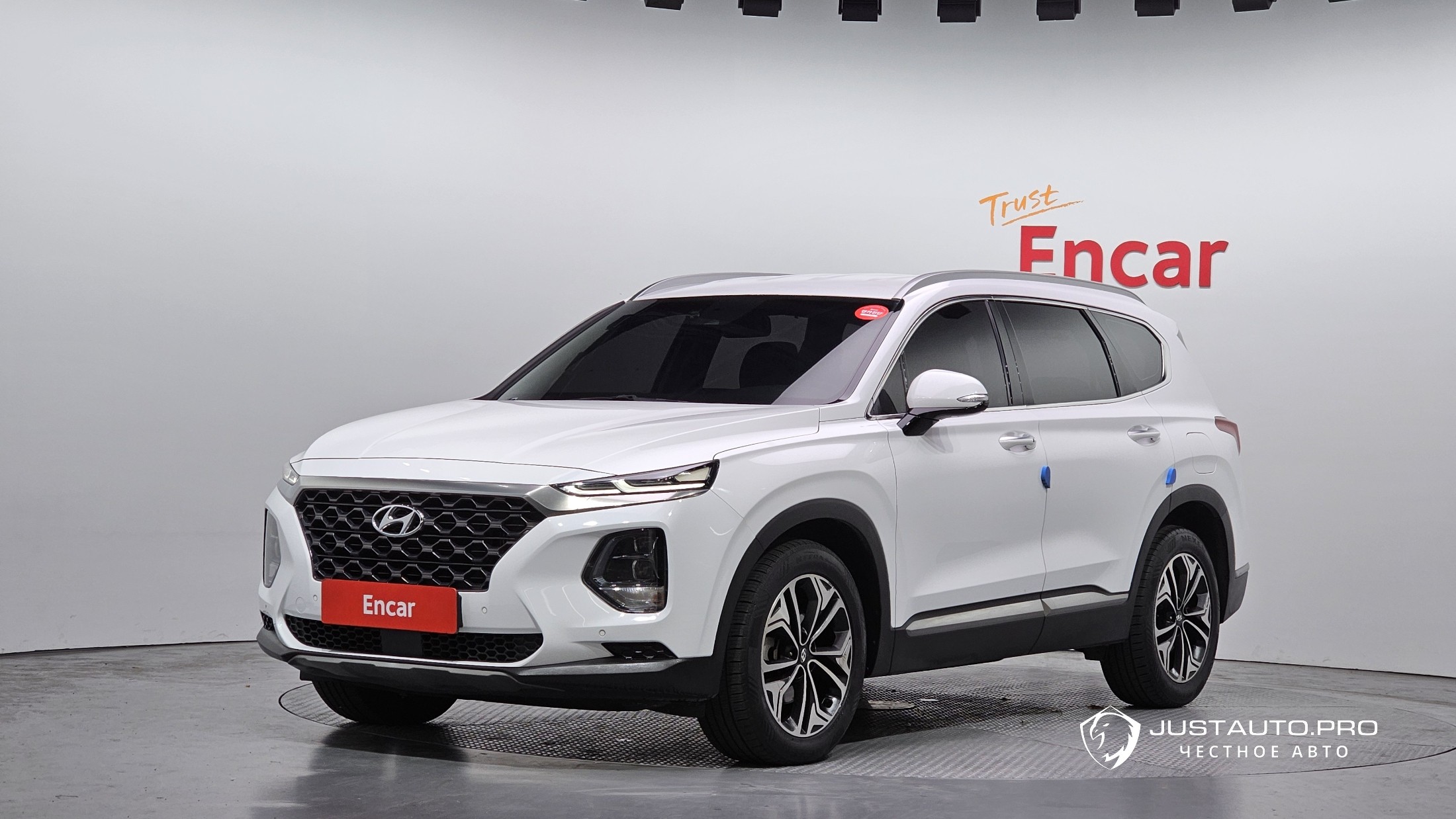Автомобиль Hyundai Santafe