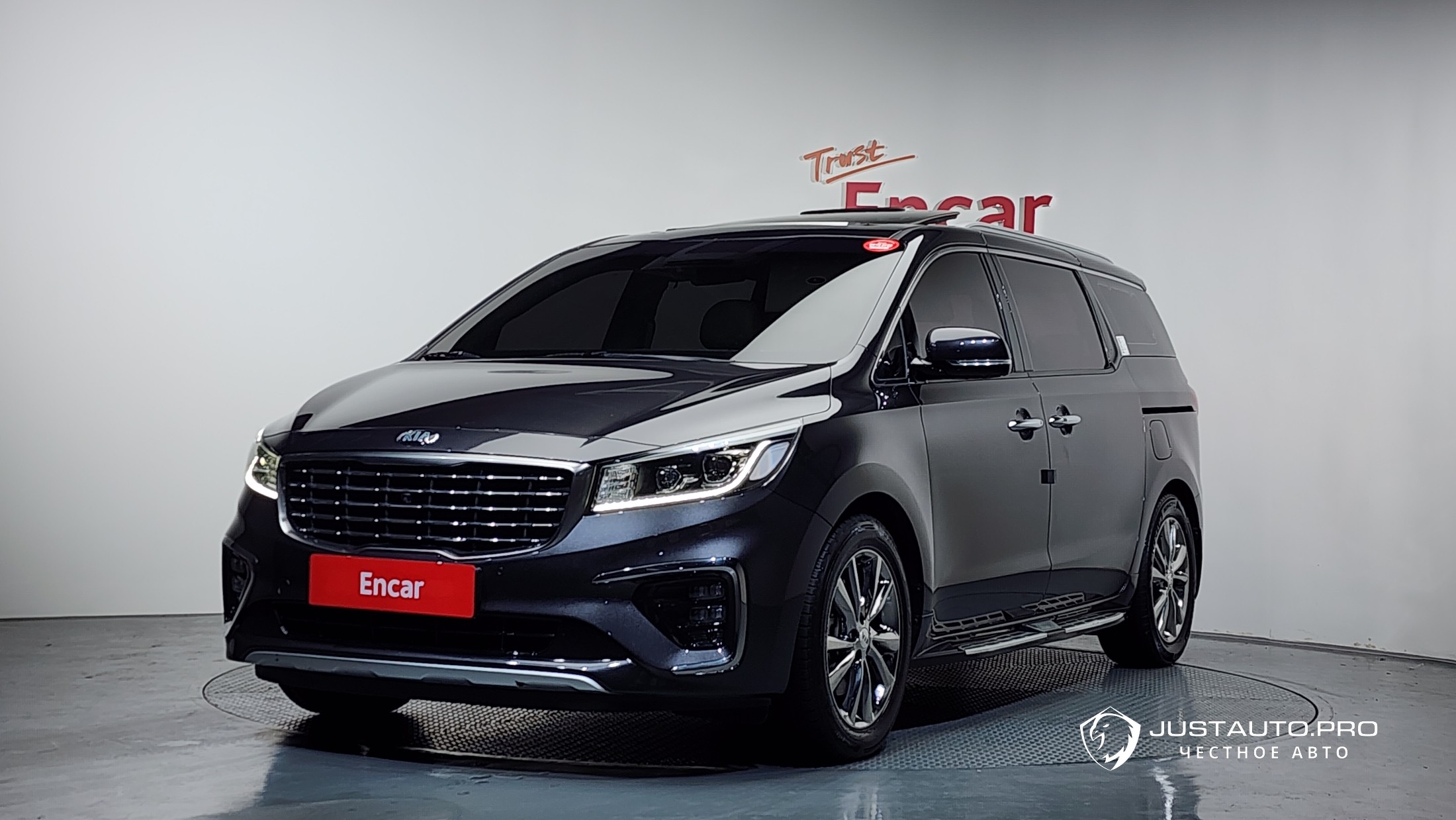 Автомобиль Kia Canival