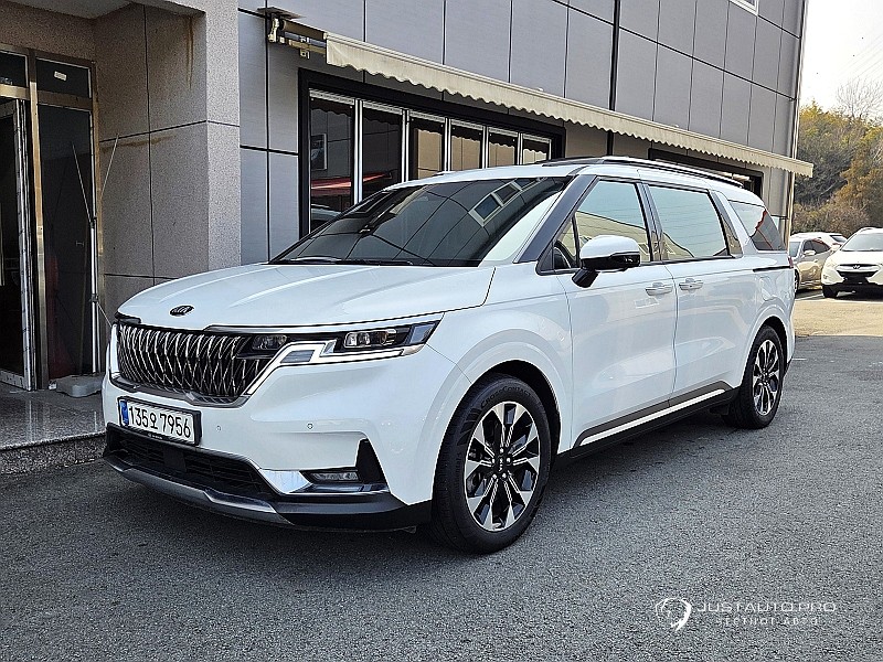 Автомобиль Kia Canival