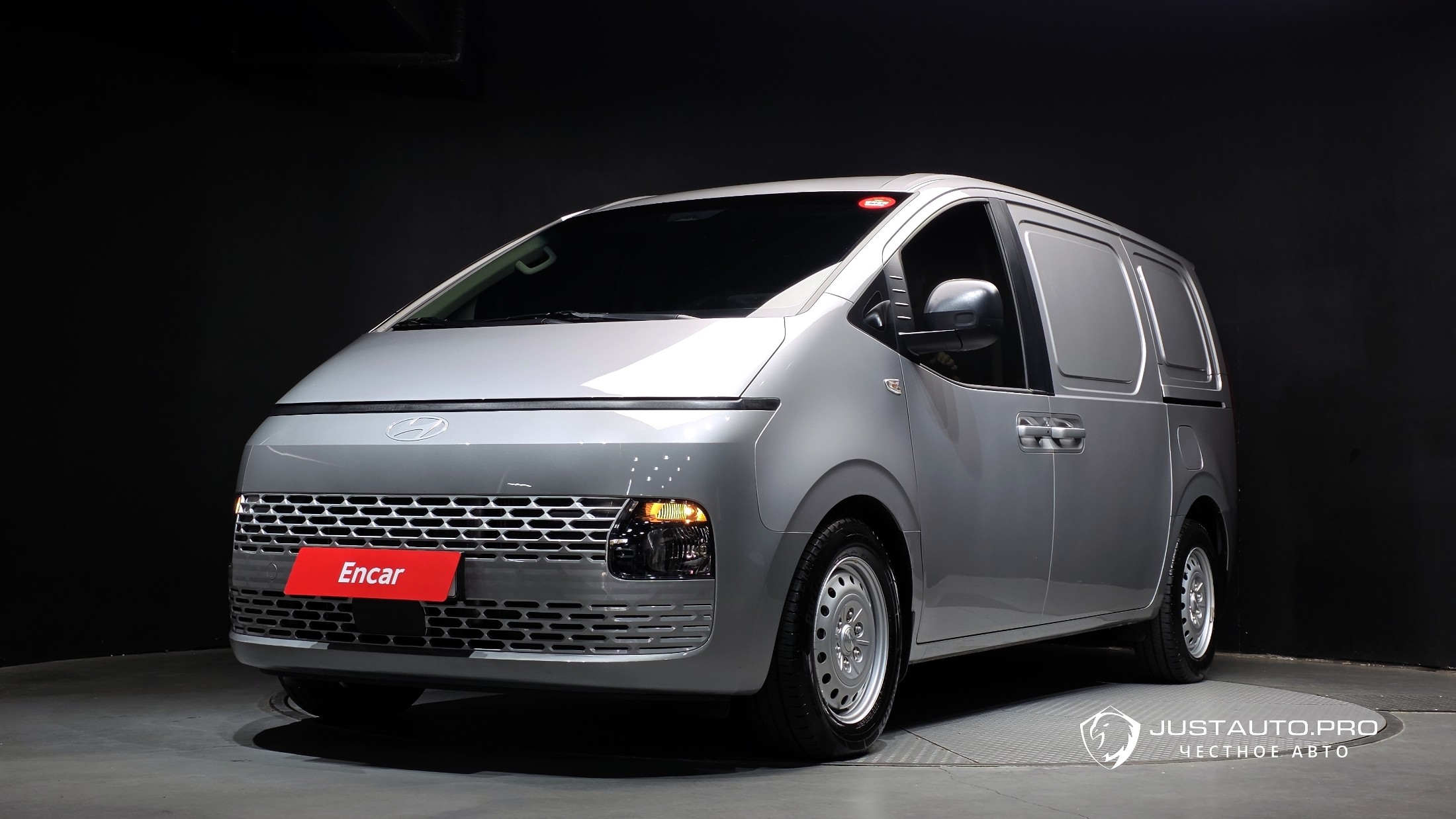 Автомобиль Hyundai Staria