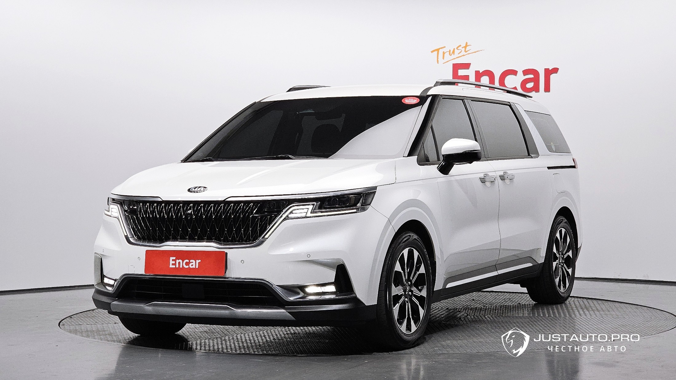 Автомобиль Kia Canival