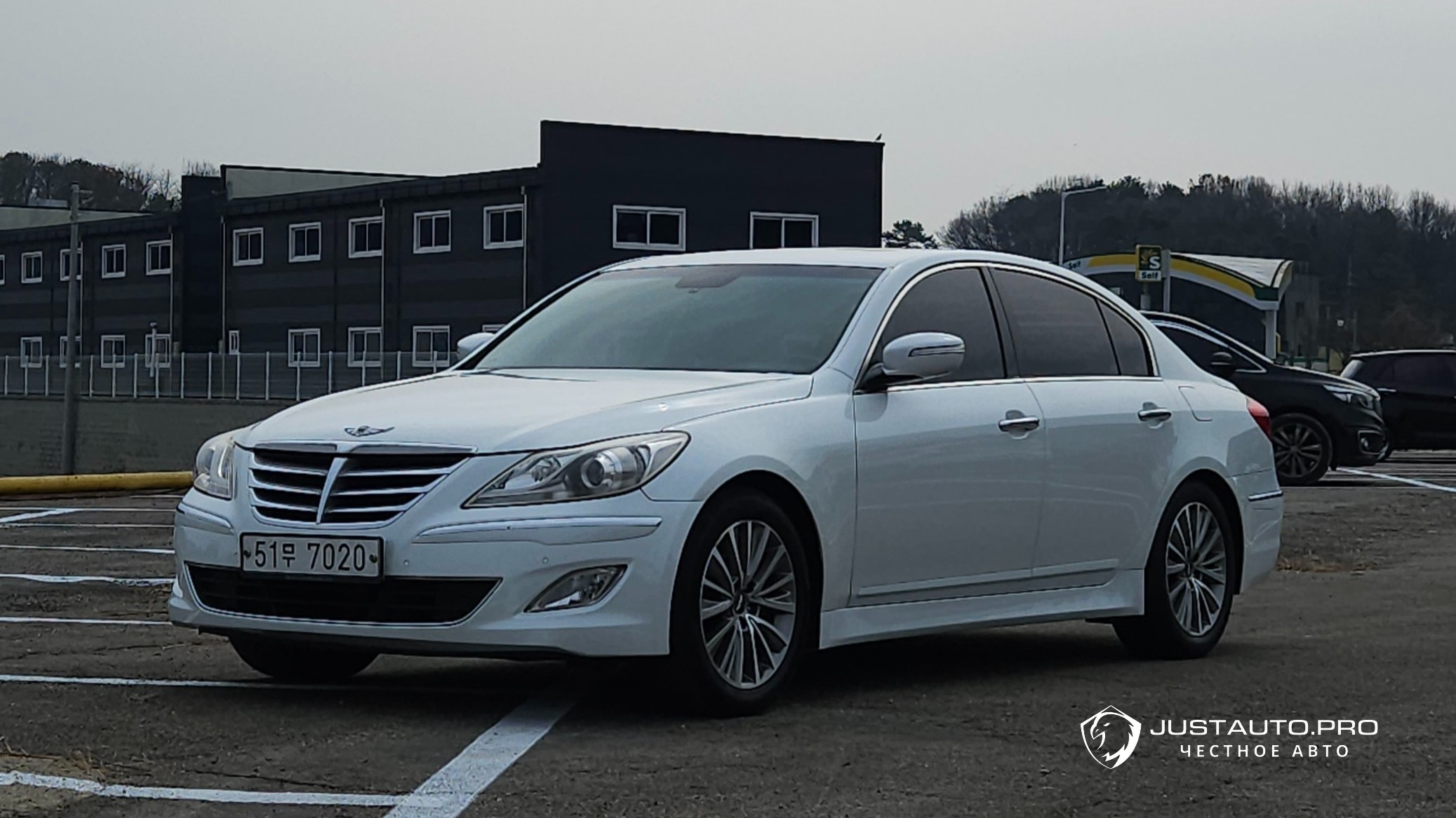 Автомобиль Hyundai Genesis