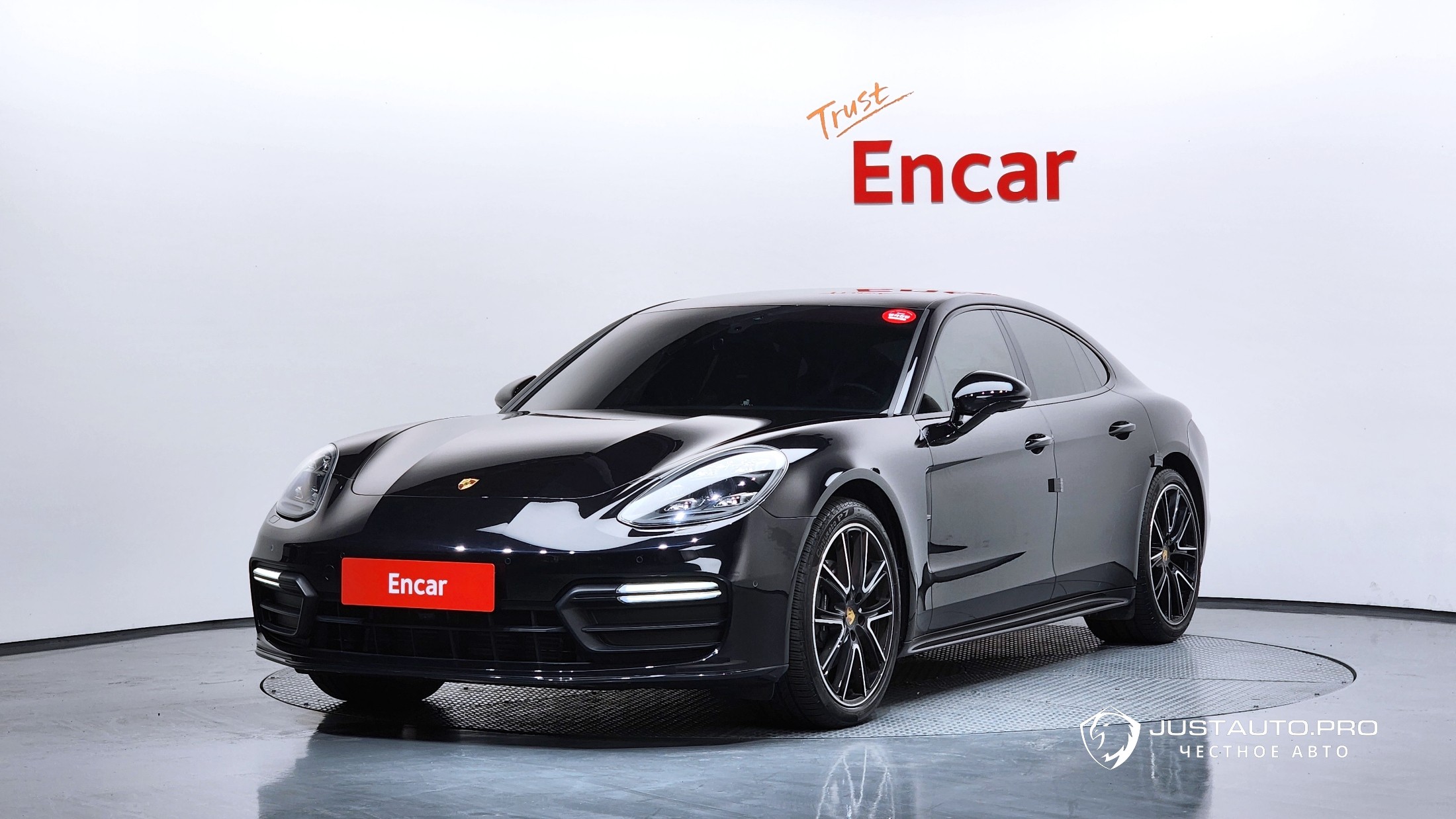 Автомобиль Porsche Panamera