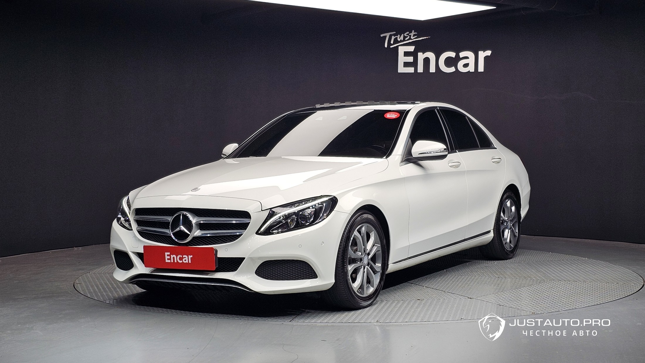 Автомобиль Mercedes-Benz C-Class