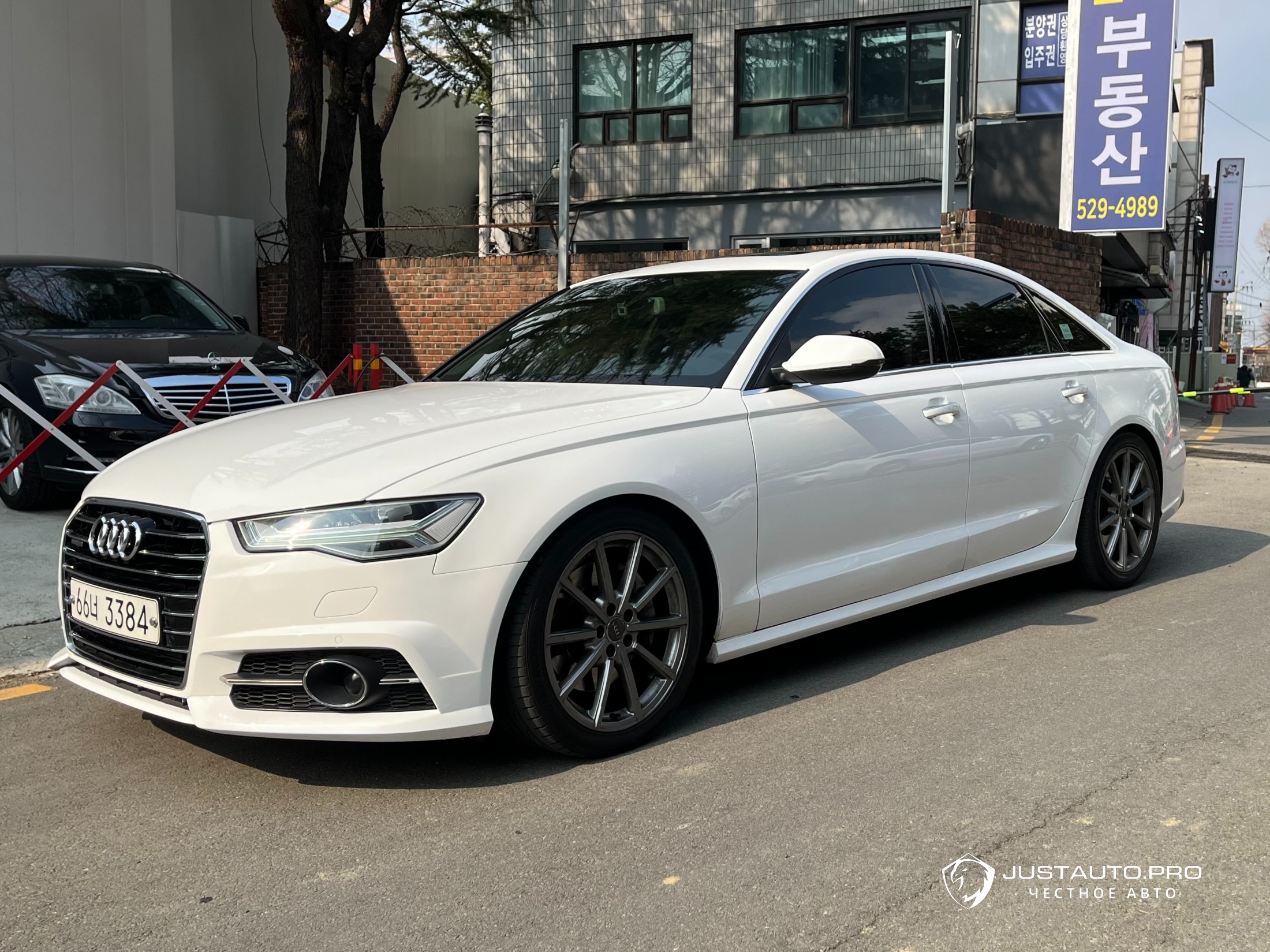 Автомобиль Audi A6