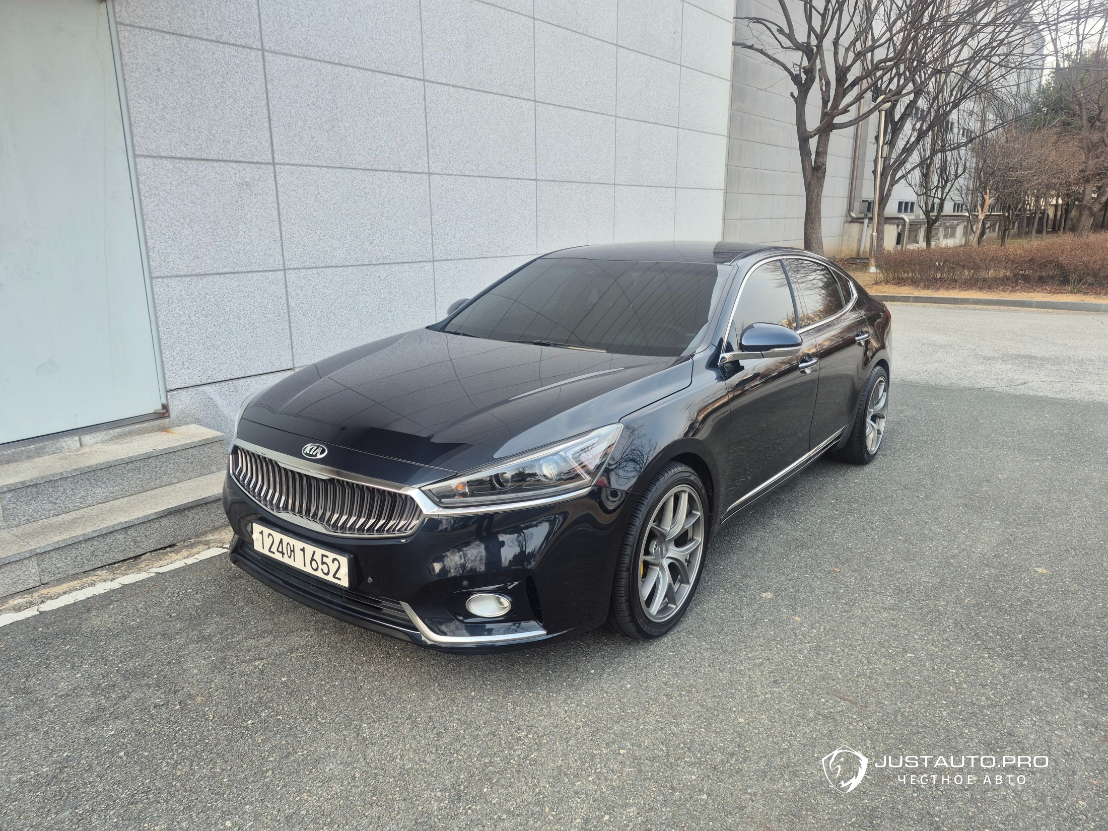 Автомобиль Kia K7