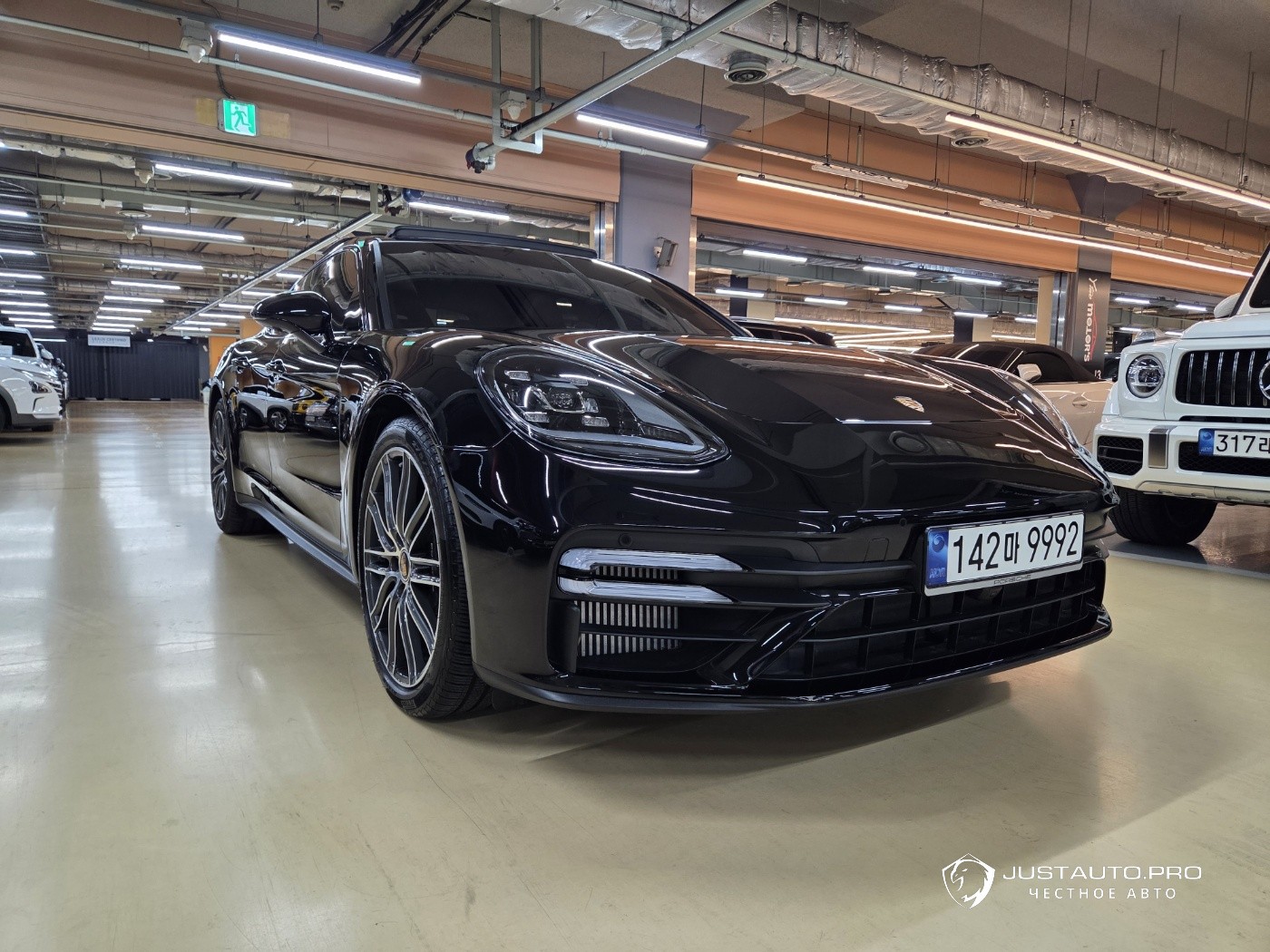 Автомобиль Porsche Panamera