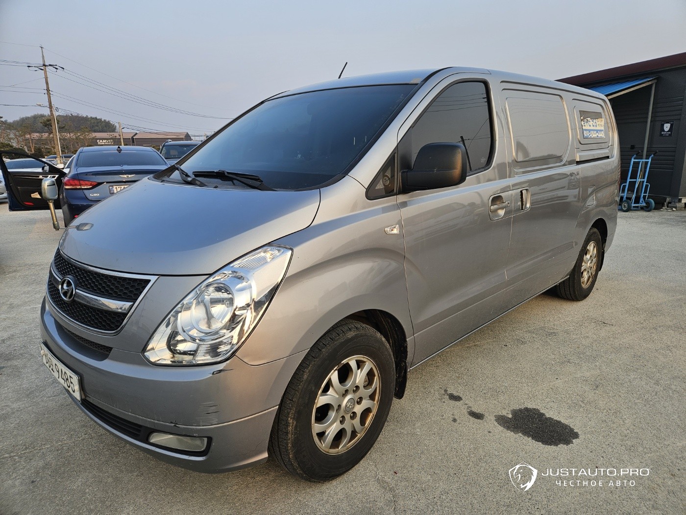 Автомобиль Hyundai Starex