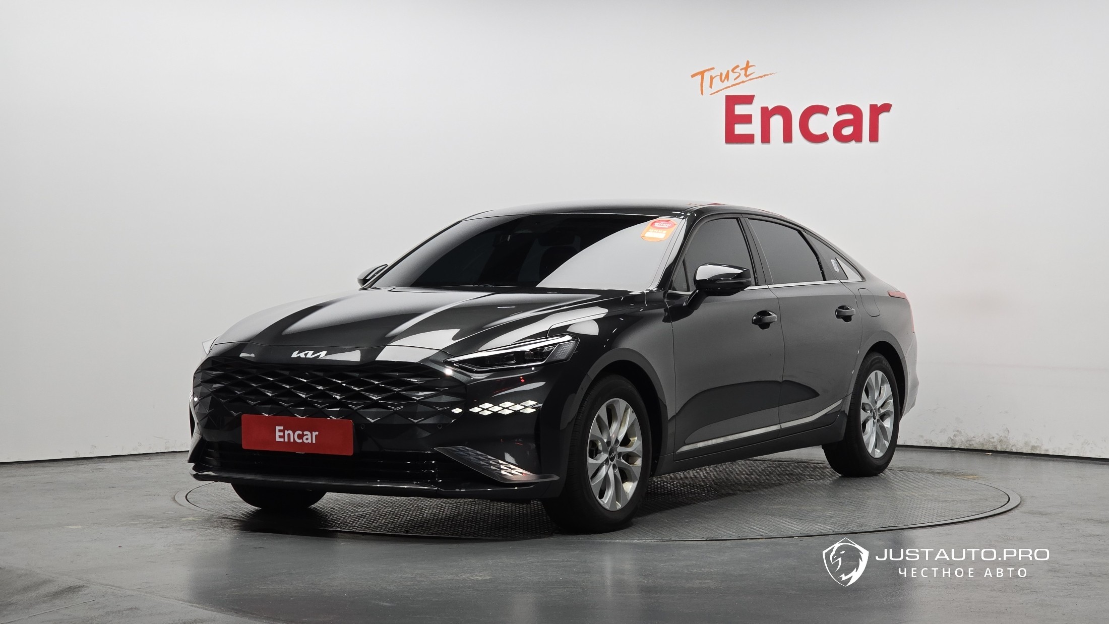 Автомобиль Kia K8