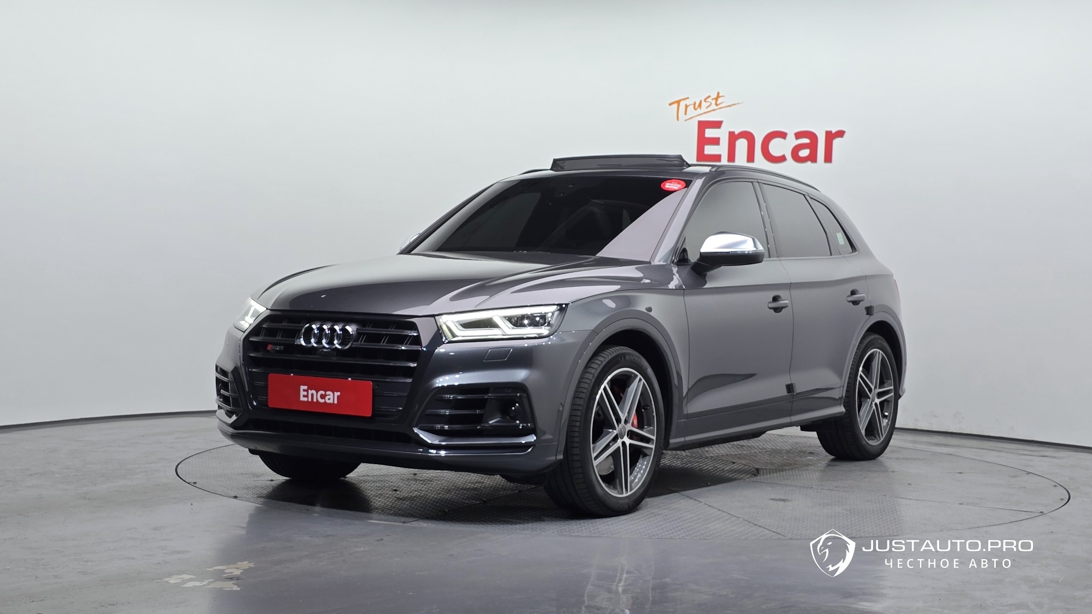 Автомобиль Audi SQ5