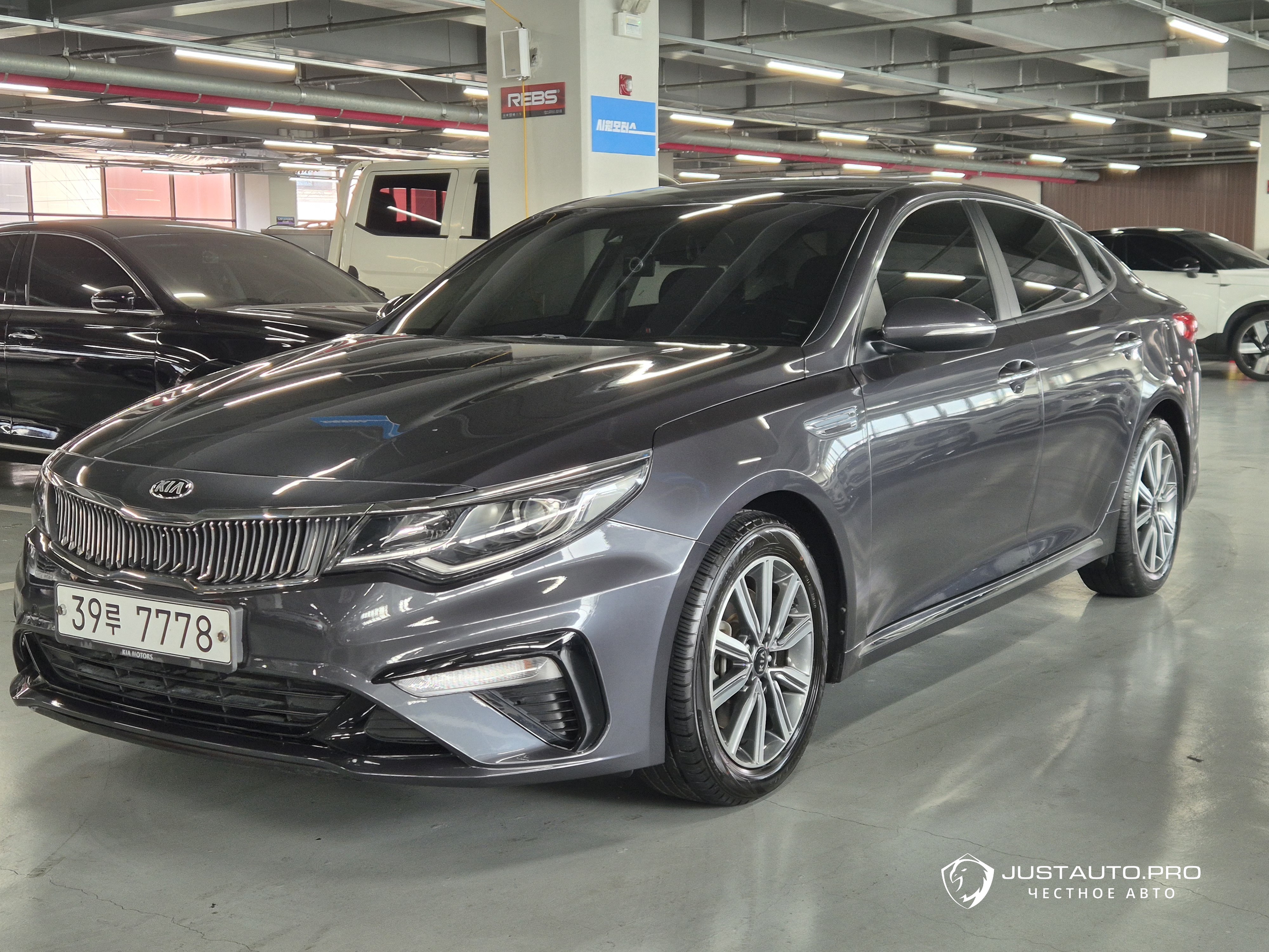 Автомобиль Kia K5