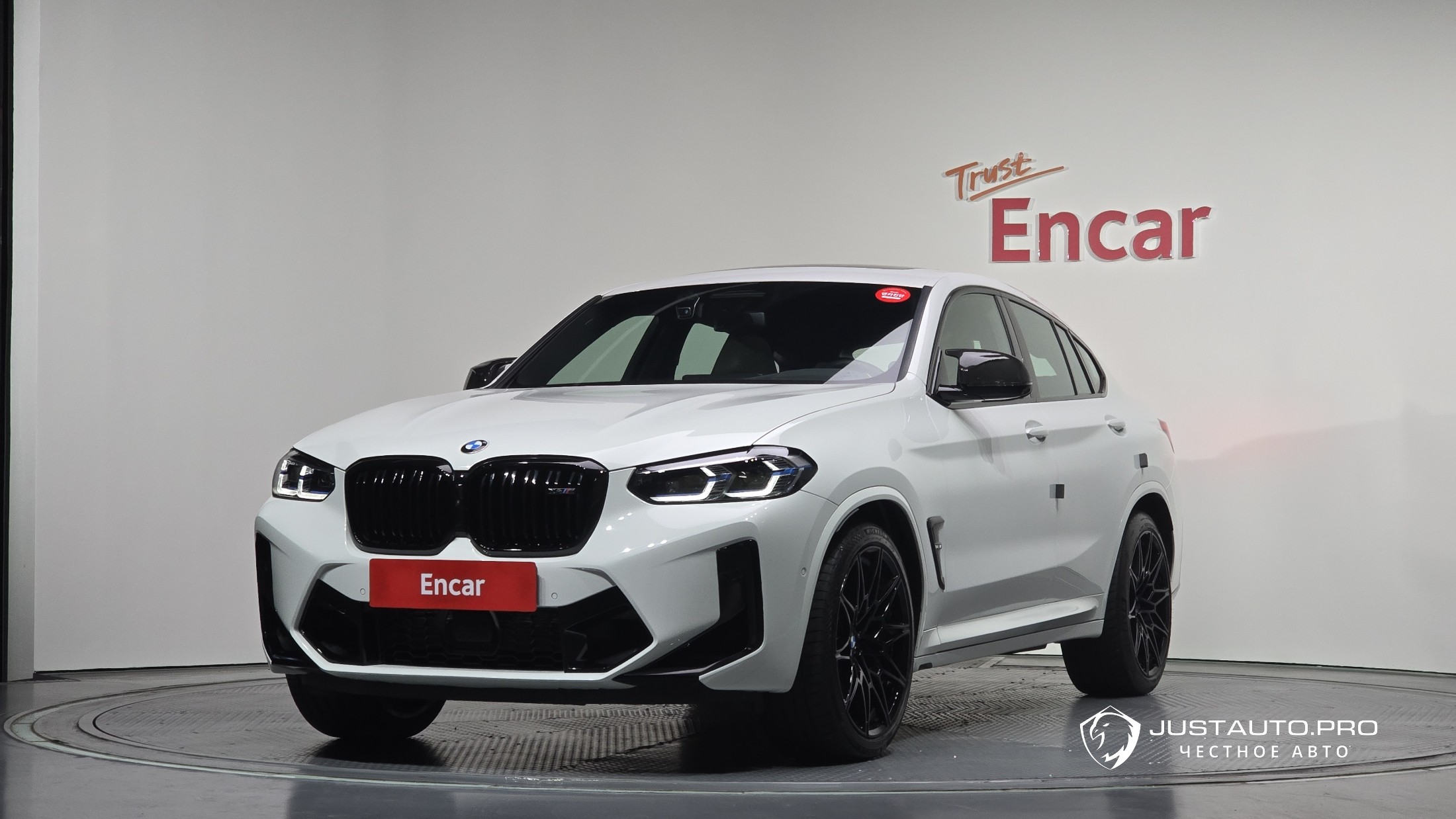 Автомобиль BMW X4M